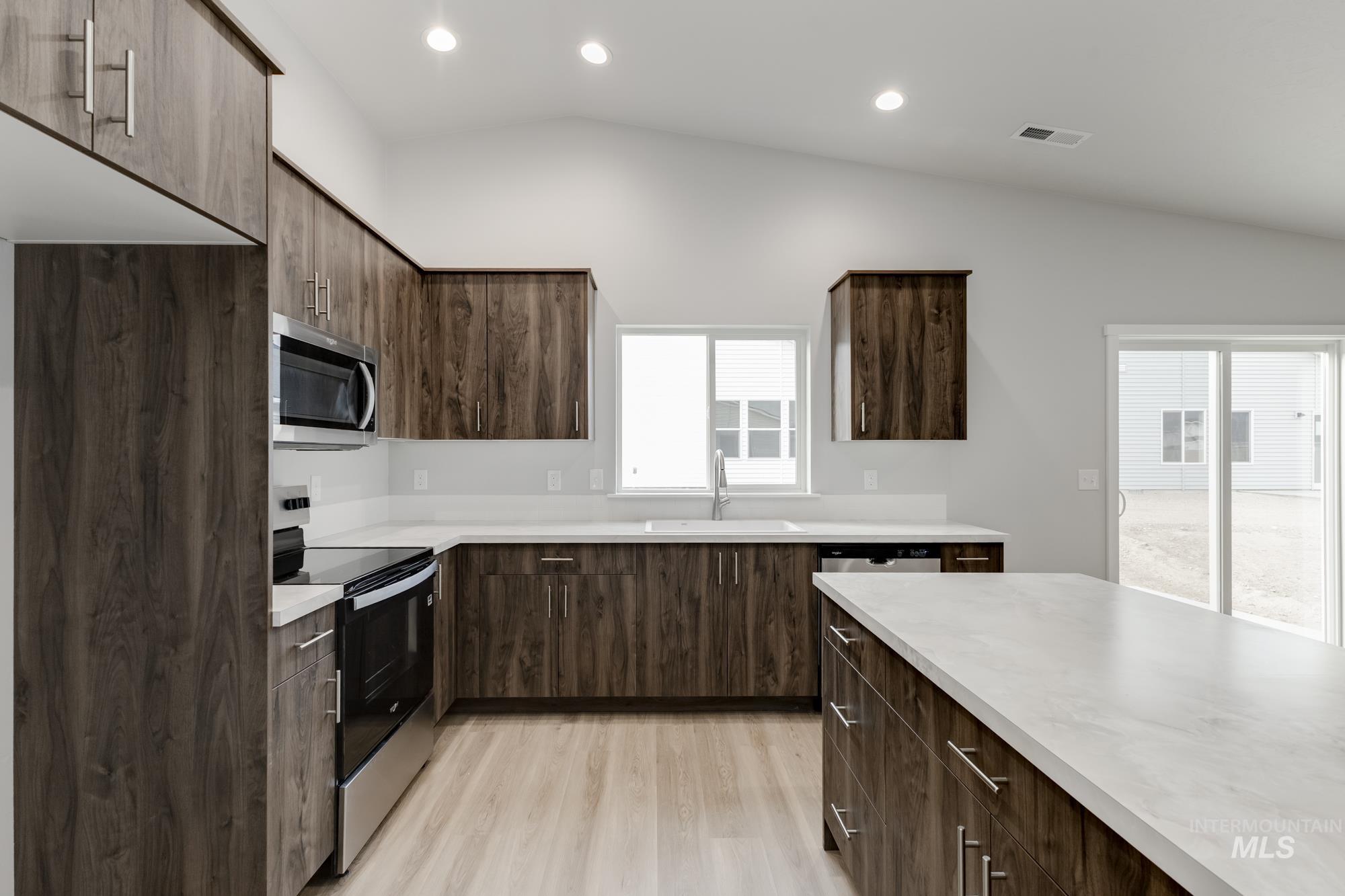 335 N Meadowsweet Ave, Kuna, Idaho 83634, 4 Bedrooms, 2 Bathrooms, Residential For Sale, Price $404,990,MLS 98968194