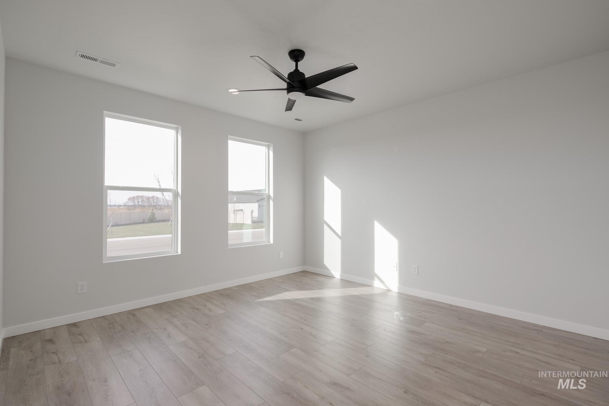 3042 E Boulder Basin Dr, Kuna, Idaho 83634, 3 Bedrooms, 2.5 Bathrooms, Residential For Sale, Price $389,990,MLS 98968196