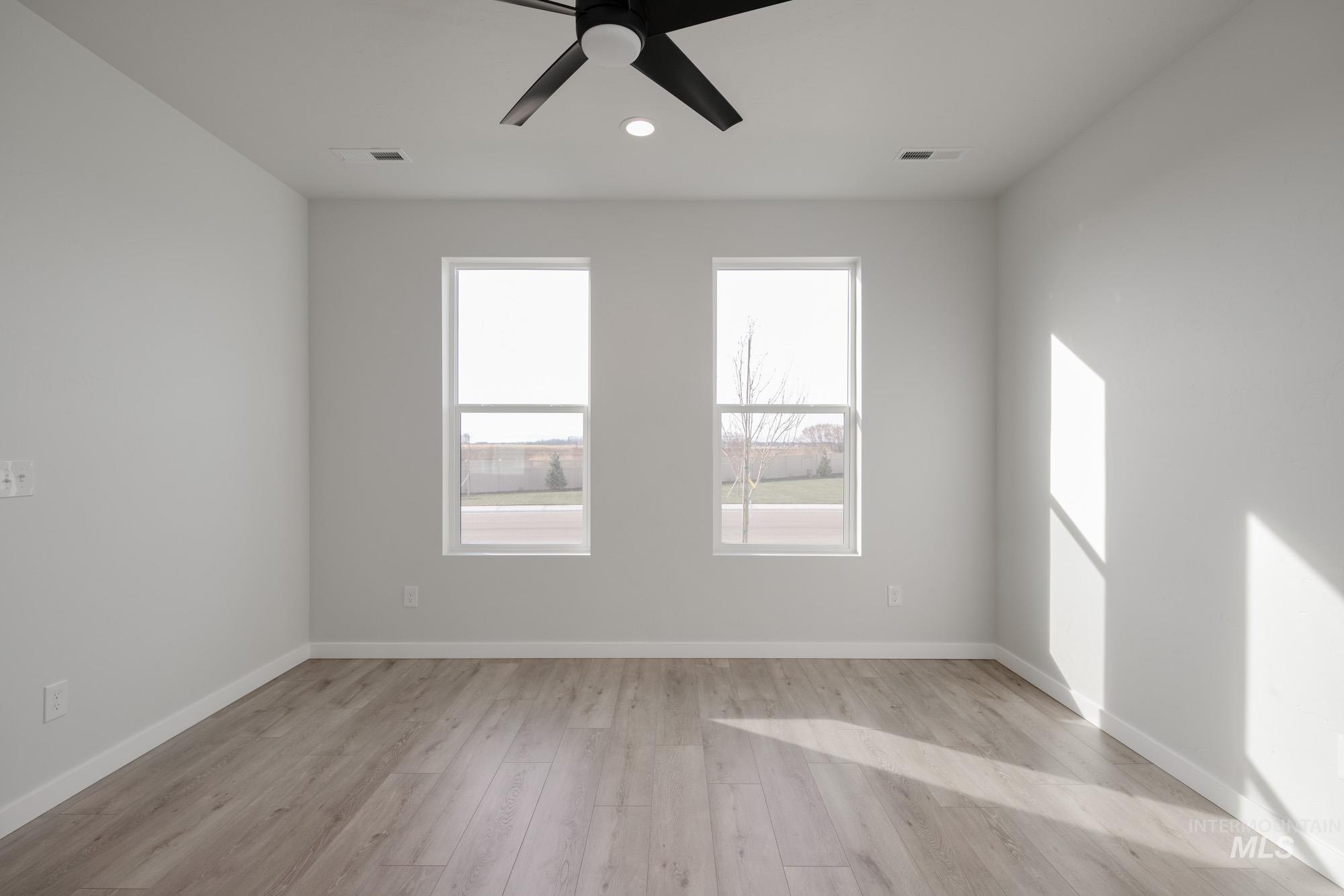 3042 E Boulder Basin Dr, Kuna, Idaho 83634, 3 Bedrooms, 2.5 Bathrooms, Residential For Sale, Price $389,990,MLS 98968196