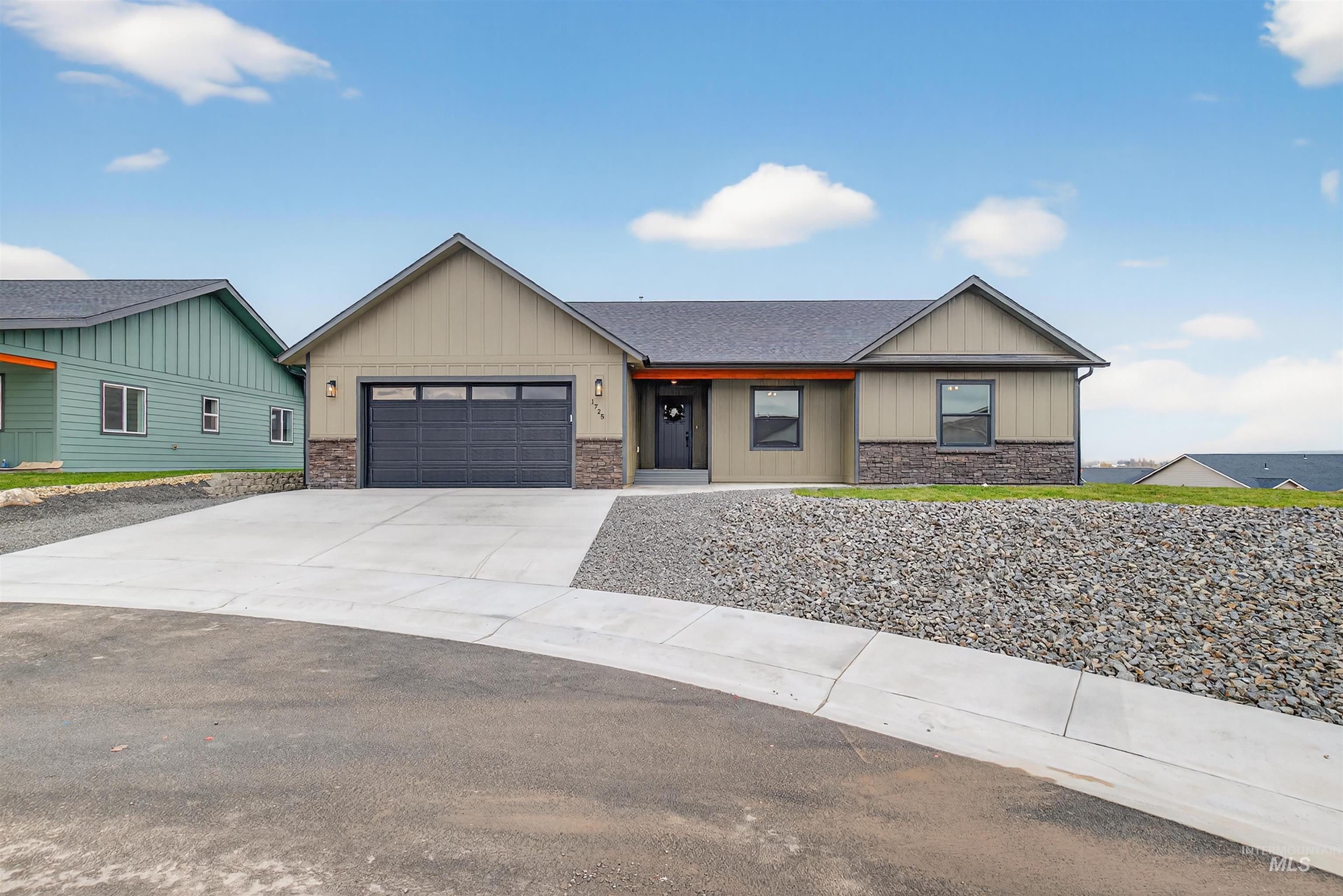 1725 Pathway Court, Lewiston, Idaho 83501, 3 Bedrooms, 2 Bathrooms, Residential For Sale, Price $519,000,MLS 98968201