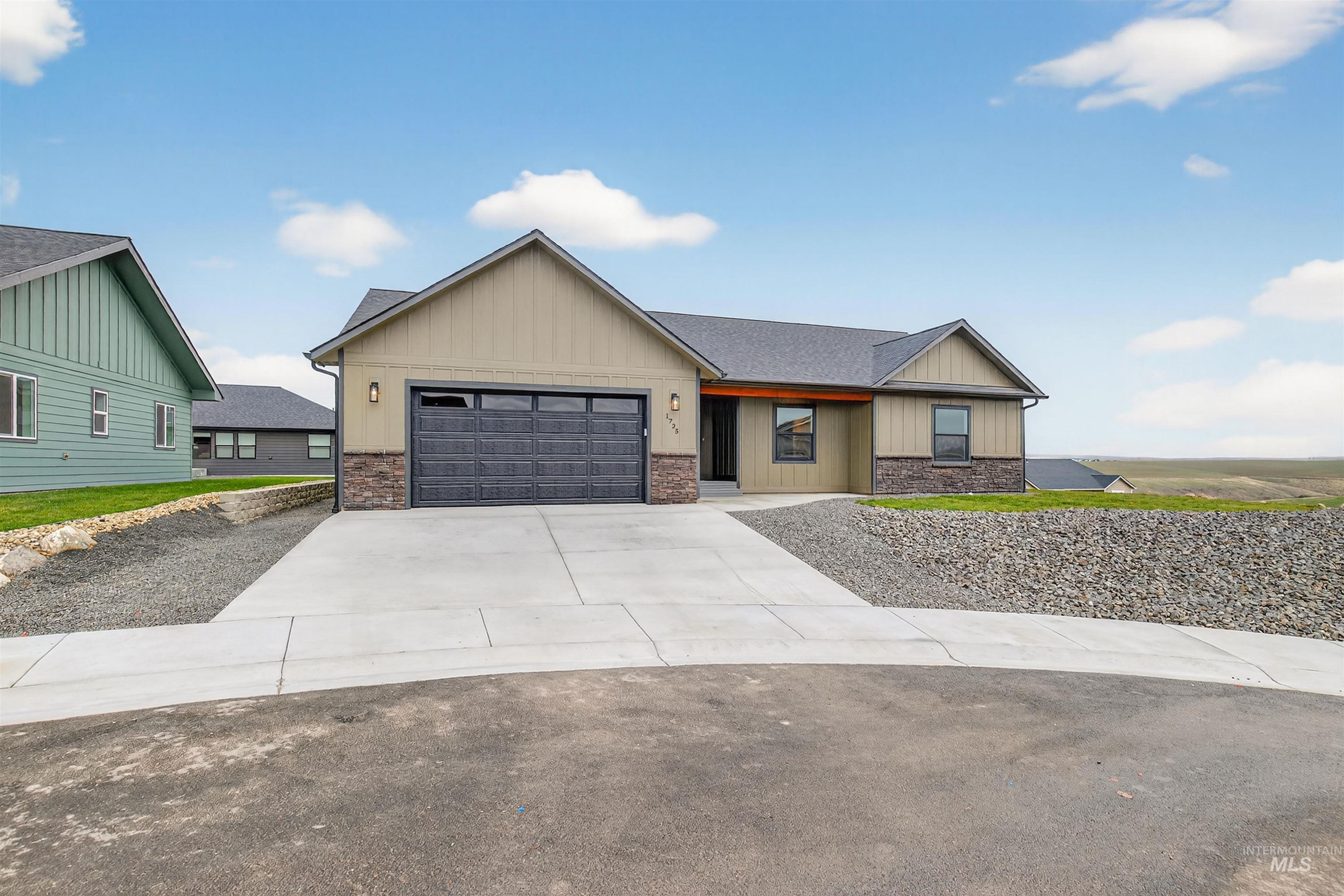 1725 Pathway Court, Lewiston, Idaho 83501, 3 Bedrooms, 2 Bathrooms, Residential For Sale, Price $519,000,MLS 98968201