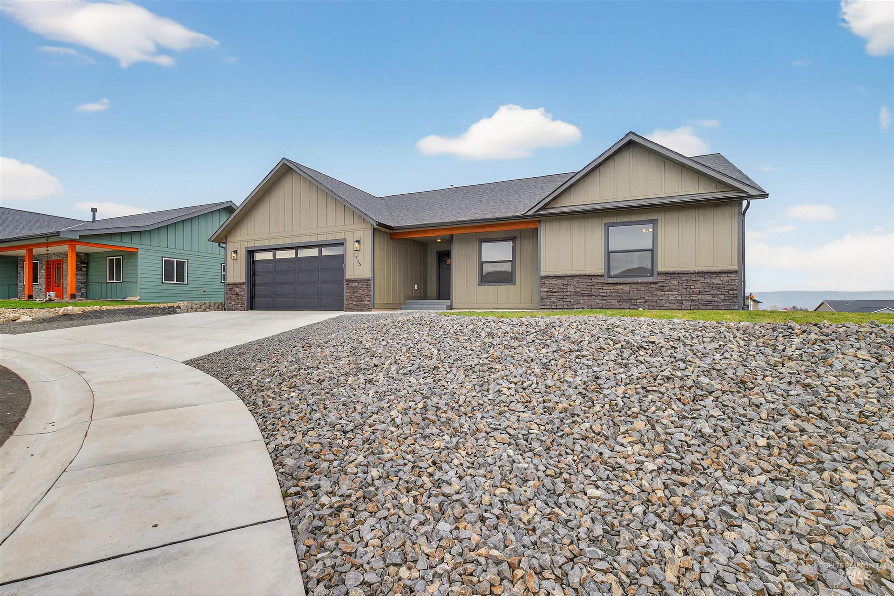 1725 Pathway Court, Lewiston, Idaho 83501, 3 Bedrooms, 2 Bathrooms, Residential For Sale, Price $519,000,MLS 98968201