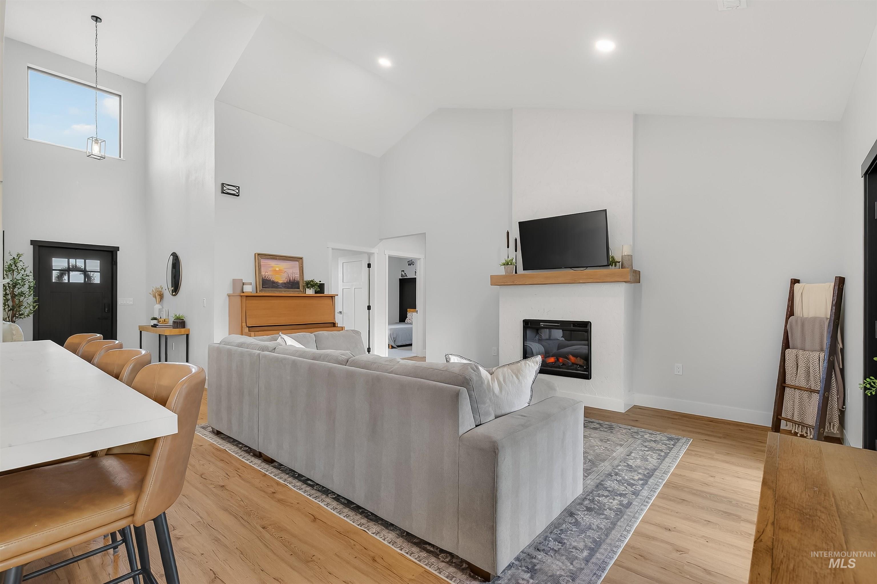 450 Knollcrest Court, Lewiston, Idaho 83501, 4 Bedrooms, 2 Bathrooms, Residential For Sale, Price $542,500,MLS 98968202