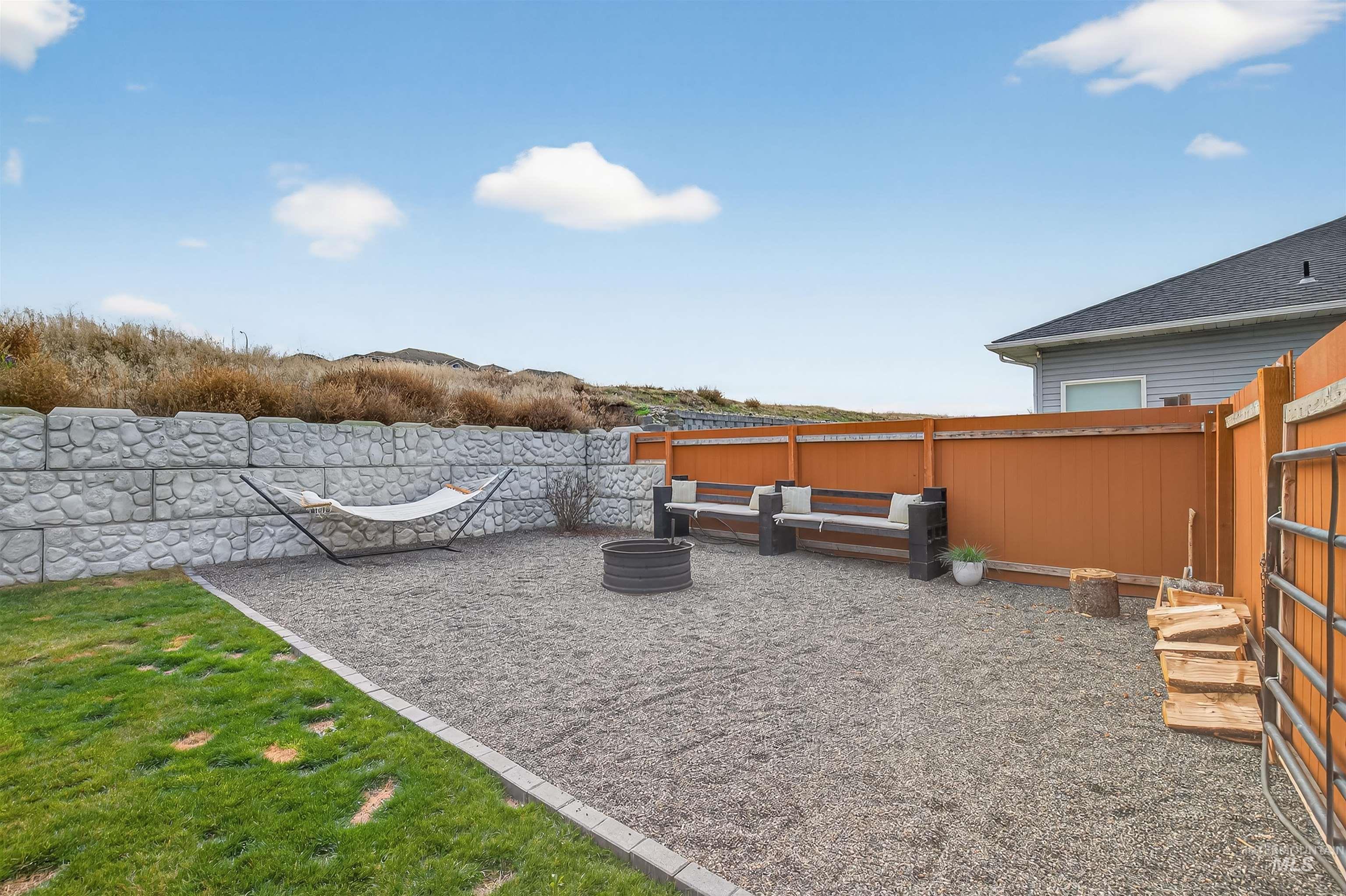 450 Knollcrest Court, Lewiston, Idaho 83501, 4 Bedrooms, 2 Bathrooms, Residential For Sale, Price $542,500,MLS 98968202