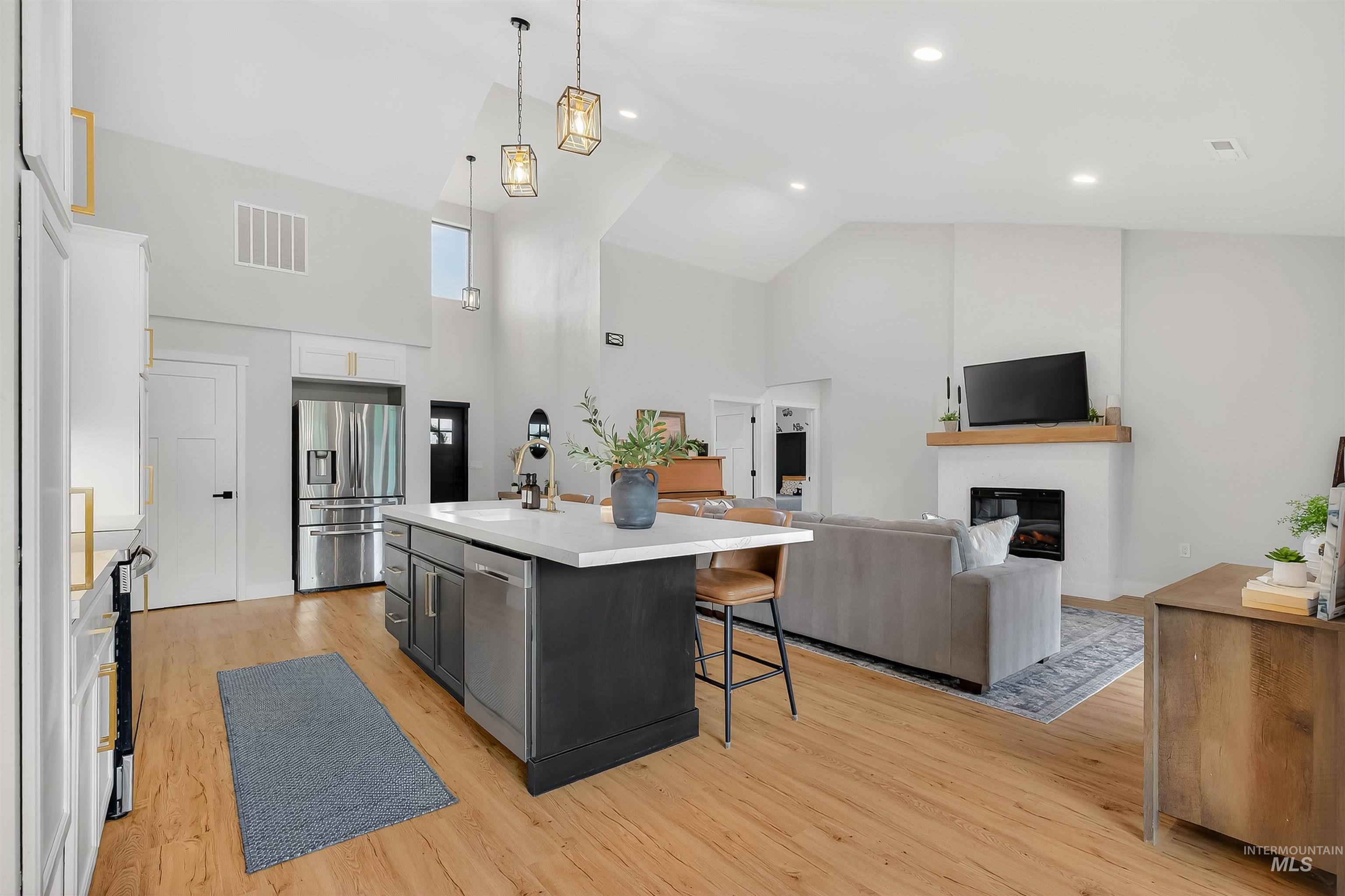 450 Knollcrest Court, Lewiston, Idaho 83501, 4 Bedrooms, 2 Bathrooms, Residential For Sale, Price $542,500,MLS 98968202