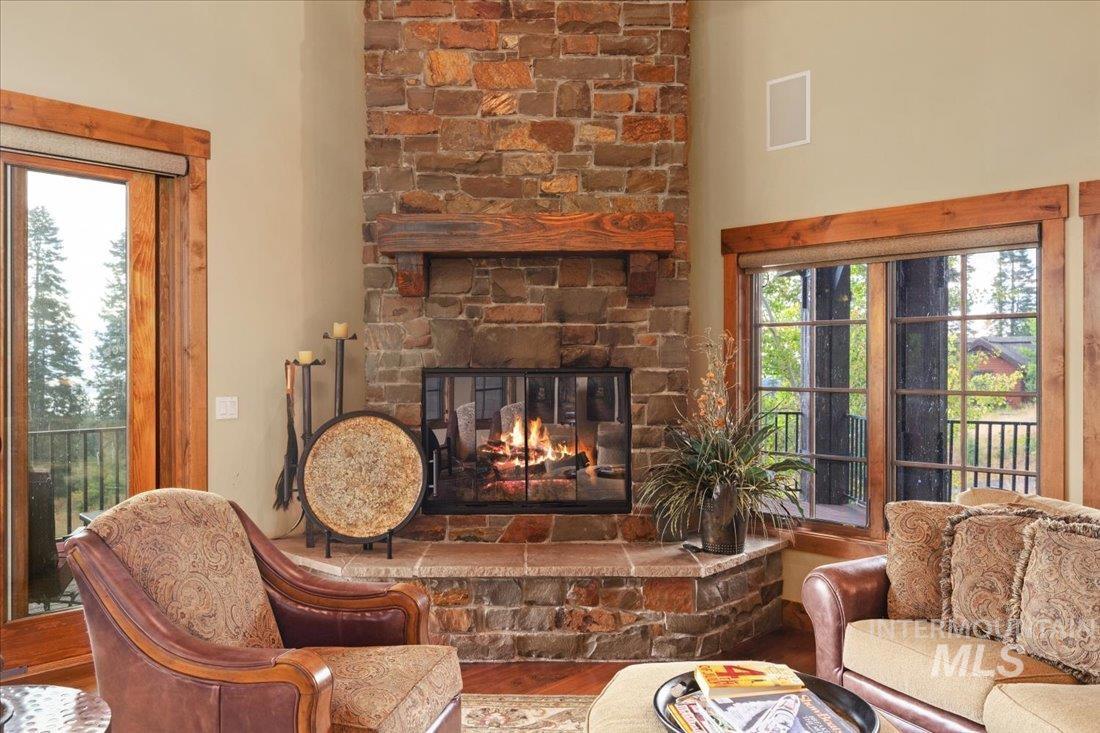 516 Whitewater Dr, Donnelly, Idaho 83615, 5 Bedrooms, 3 Bathrooms, Residential For Sale, Price $2,995,000,MLS 98968203