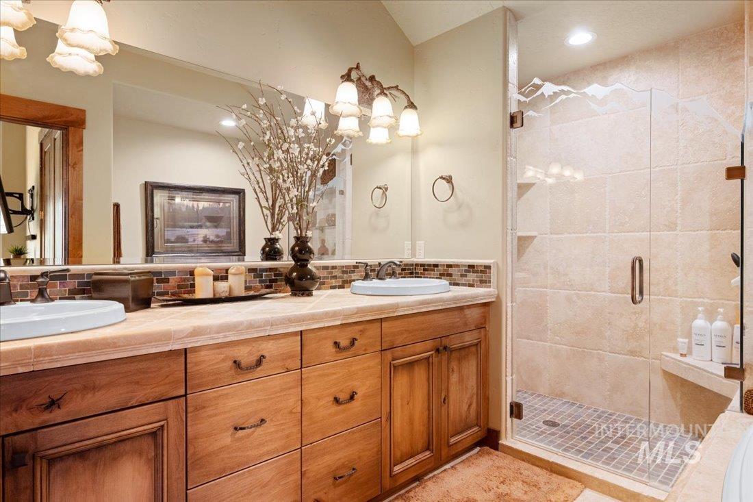 516 Whitewater Dr, Donnelly, Idaho 83615, 5 Bedrooms, 3 Bathrooms, Residential For Sale, Price $2,995,000,MLS 98968203