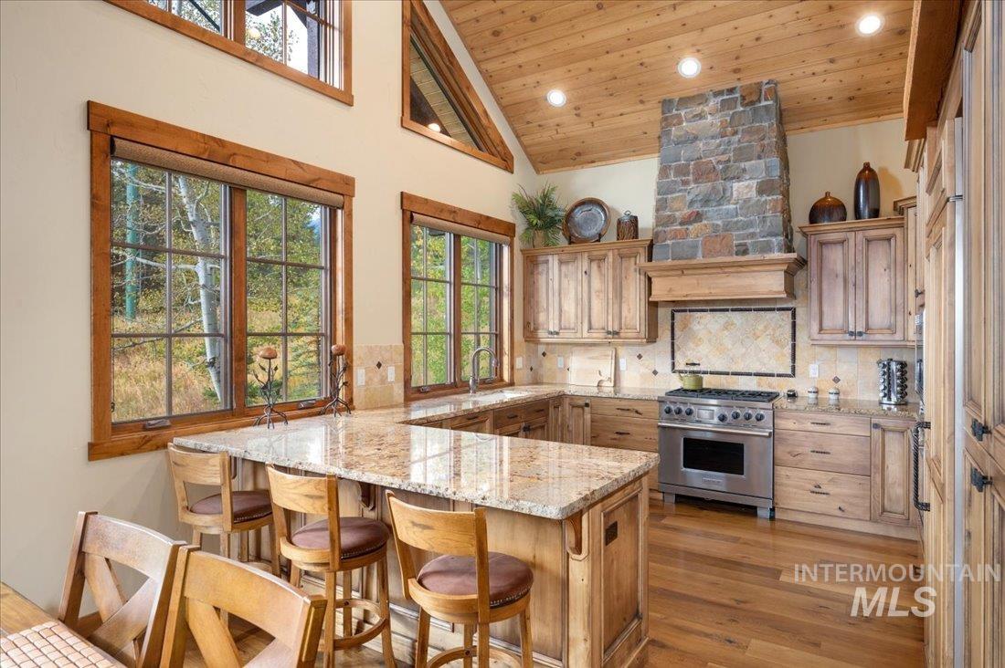 516 Whitewater Dr, Donnelly, Idaho 83615, 5 Bedrooms, 3 Bathrooms, Residential For Sale, Price $2,995,000,MLS 98968203