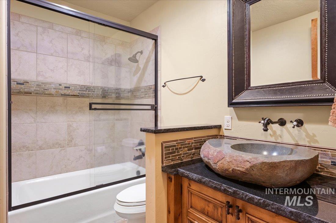 516 Whitewater Dr, Donnelly, Idaho 83615, 5 Bedrooms, 3 Bathrooms, Residential For Sale, Price $2,995,000,MLS 98968203