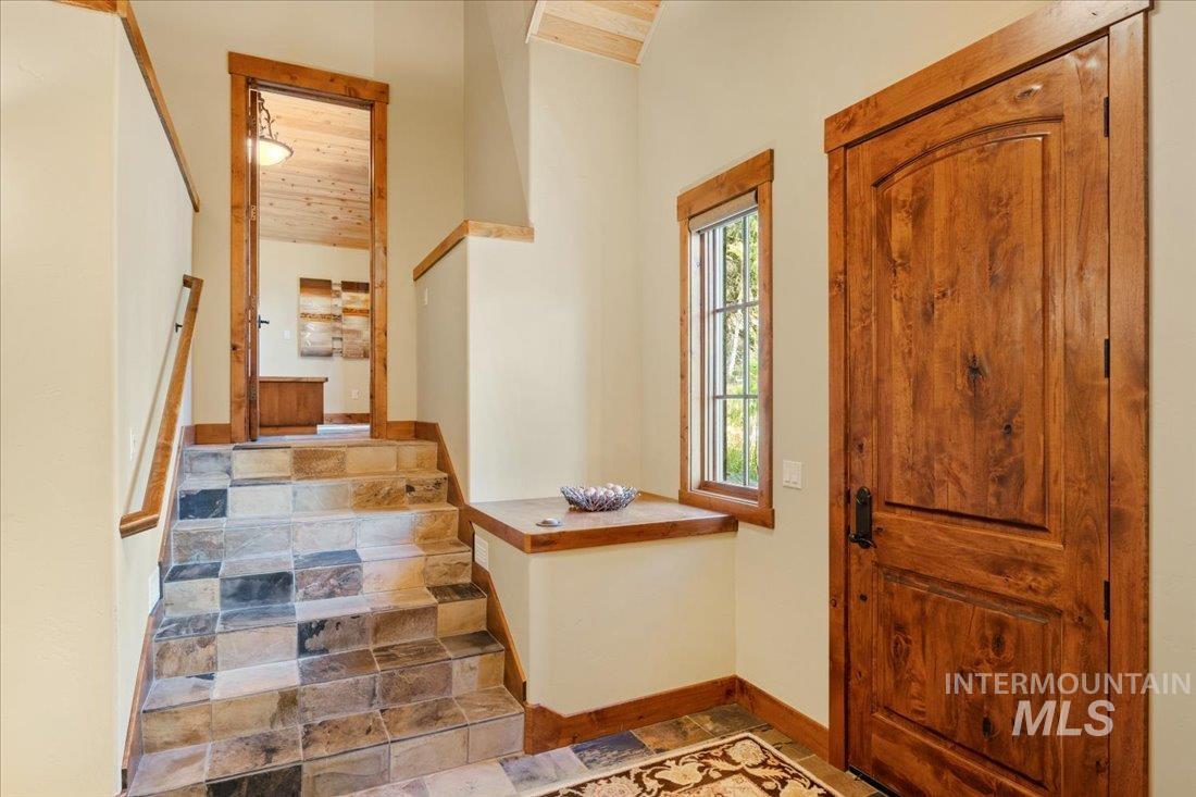 516 Whitewater Dr, Donnelly, Idaho 83615, 5 Bedrooms, 3 Bathrooms, Residential For Sale, Price $2,995,000,MLS 98968203