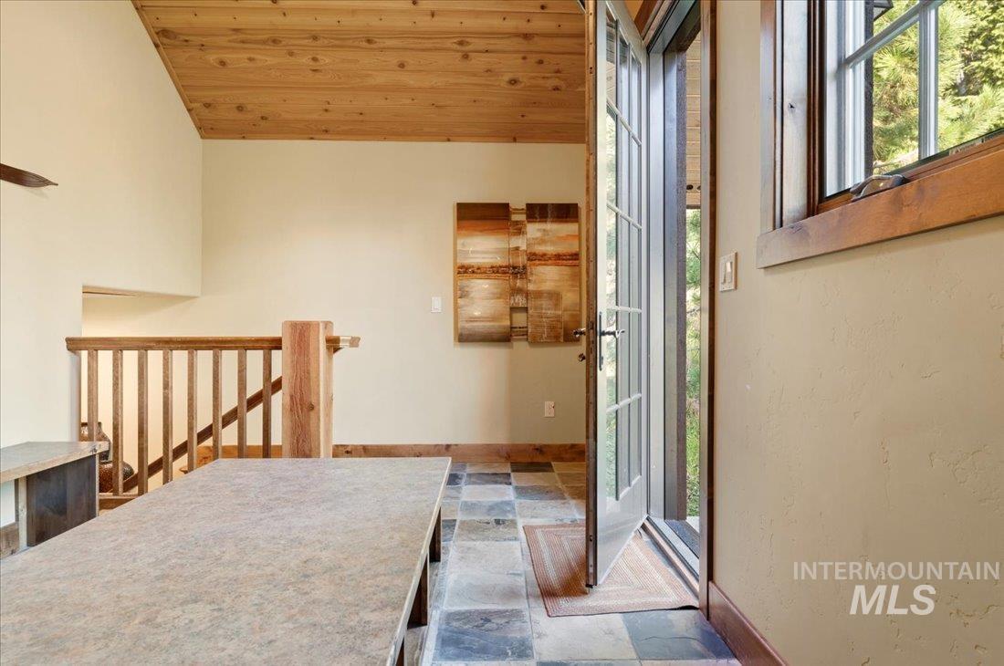 516 Whitewater Dr, Donnelly, Idaho 83615, 5 Bedrooms, 3 Bathrooms, Residential For Sale, Price $2,995,000,MLS 98968203