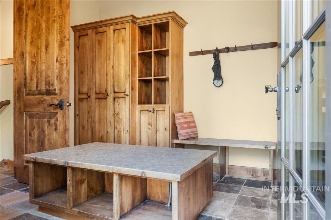 516 Whitewater Dr, Donnelly, Idaho 83615, 5 Bedrooms, 3 Bathrooms, Residential For Sale, Price $2,995,000,MLS 98968203