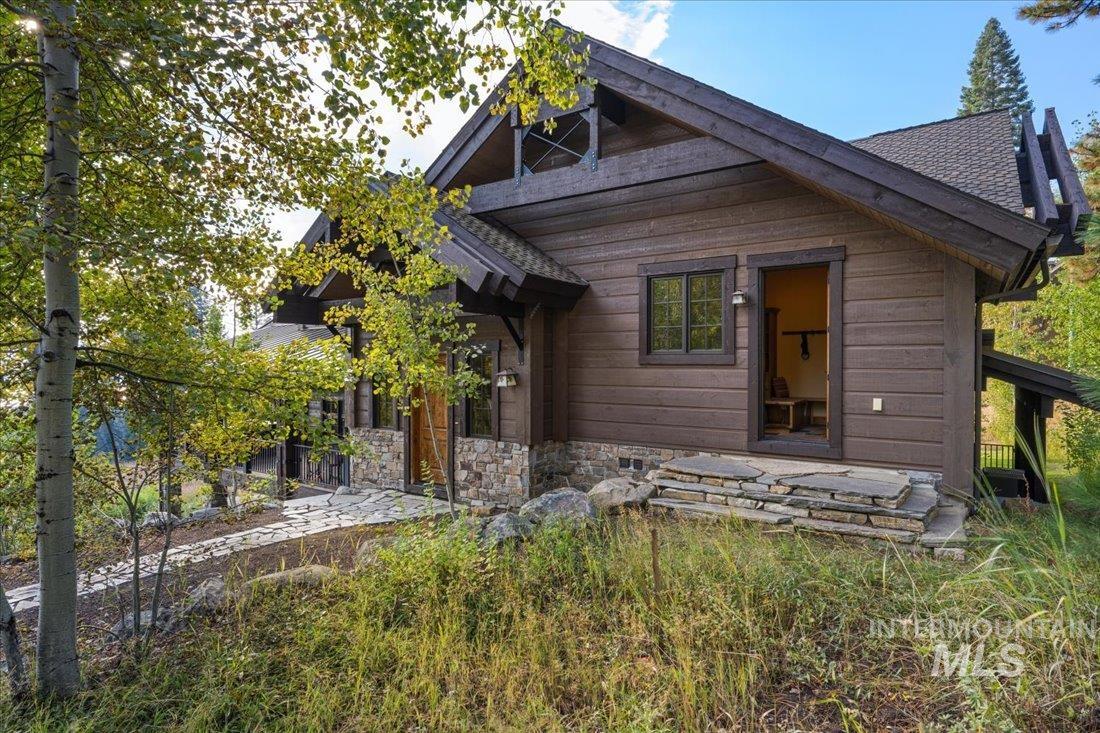 516 Whitewater Dr, Donnelly, Idaho 83615, 5 Bedrooms, 3 Bathrooms, Residential For Sale, Price $2,995,000,MLS 98968203