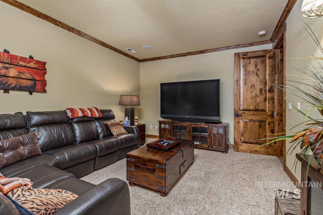 516 Whitewater Dr, Donnelly, Idaho 83615, 5 Bedrooms, 3 Bathrooms, Residential For Sale, Price $2,995,000,MLS 98968203