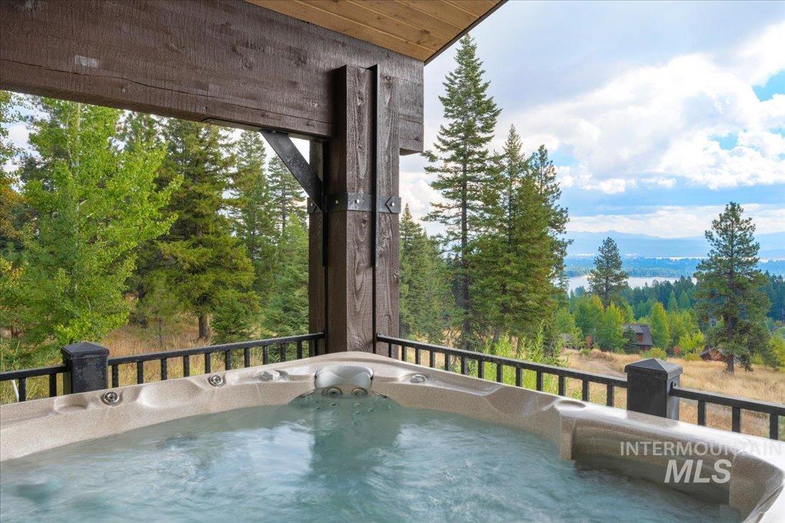 516 Whitewater Dr, Donnelly, Idaho 83615, 5 Bedrooms, 3 Bathrooms, Residential For Sale, Price $2,995,000,MLS 98968203