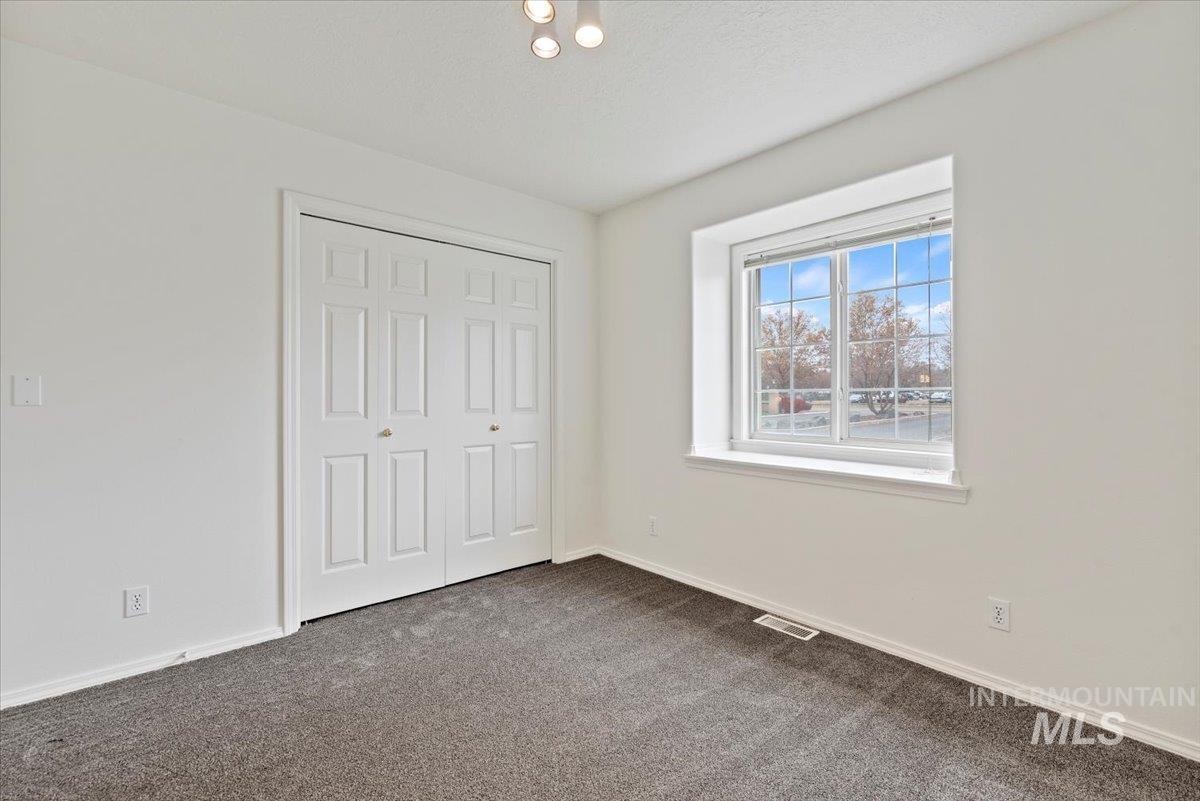 698 S Malaga Ln, Boise, Idaho 83709, 3 Bedrooms, 2 Bathrooms, Residential For Sale, Price $368,500,MLS 98968205