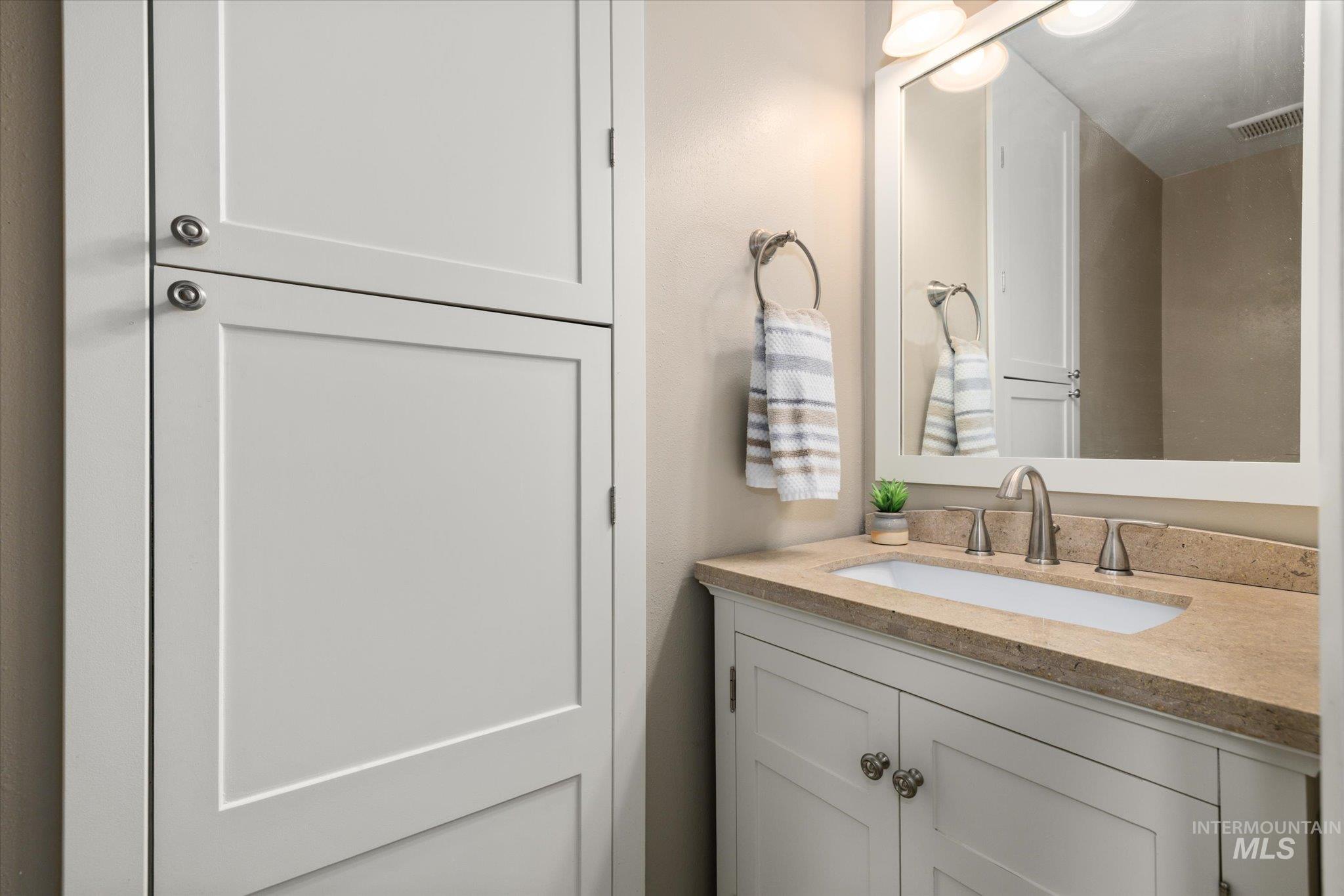 2199 S Ridge Point Way, Boise, Idaho 83712, 4 Bedrooms, 2.5 Bathrooms, Residential For Sale, Price $825,000,MLS 98968209