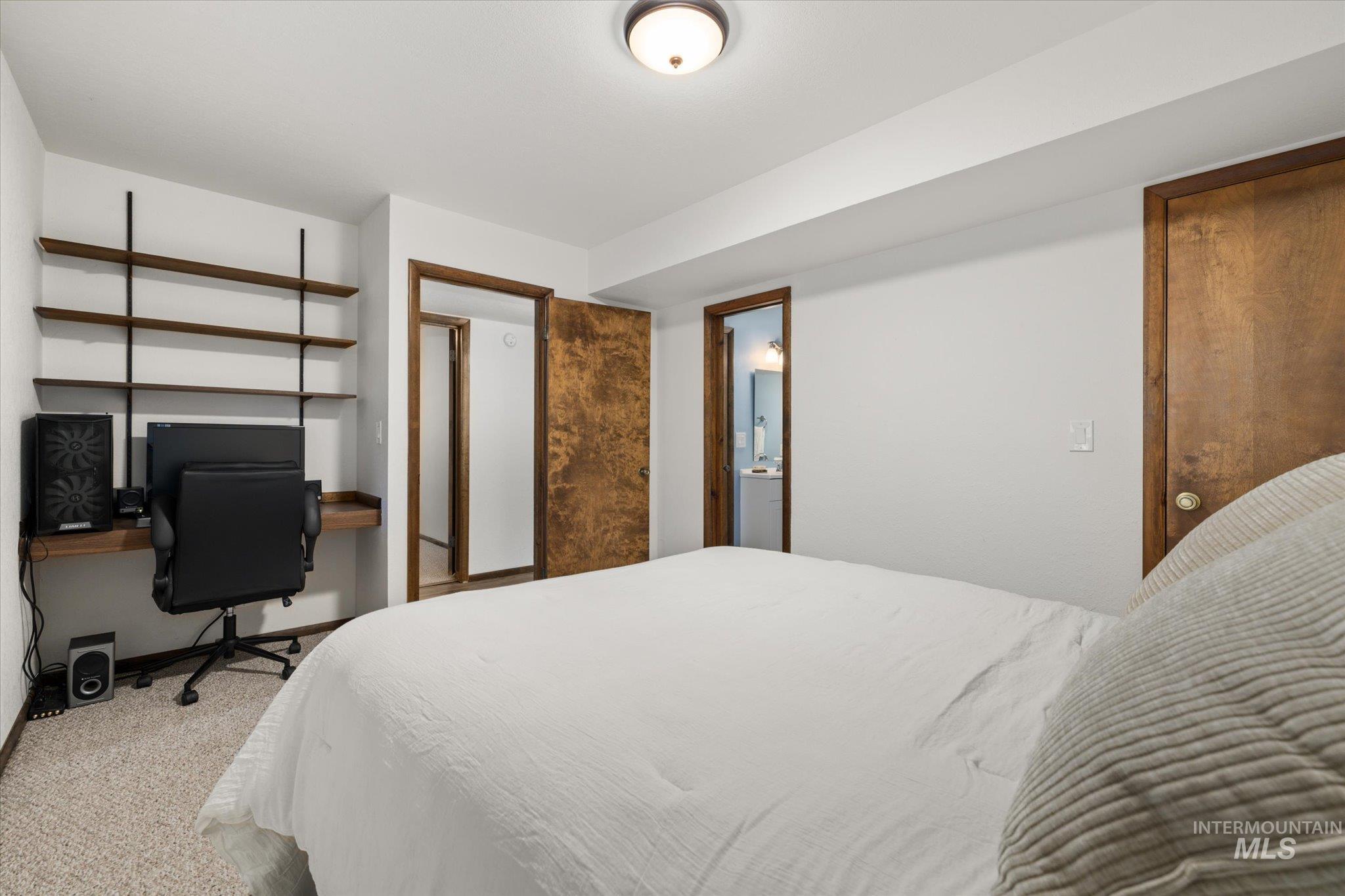 2199 S Ridge Point Way, Boise, Idaho 83712, 4 Bedrooms, 2.5 Bathrooms, Residential For Sale, Price $825,000,MLS 98968209