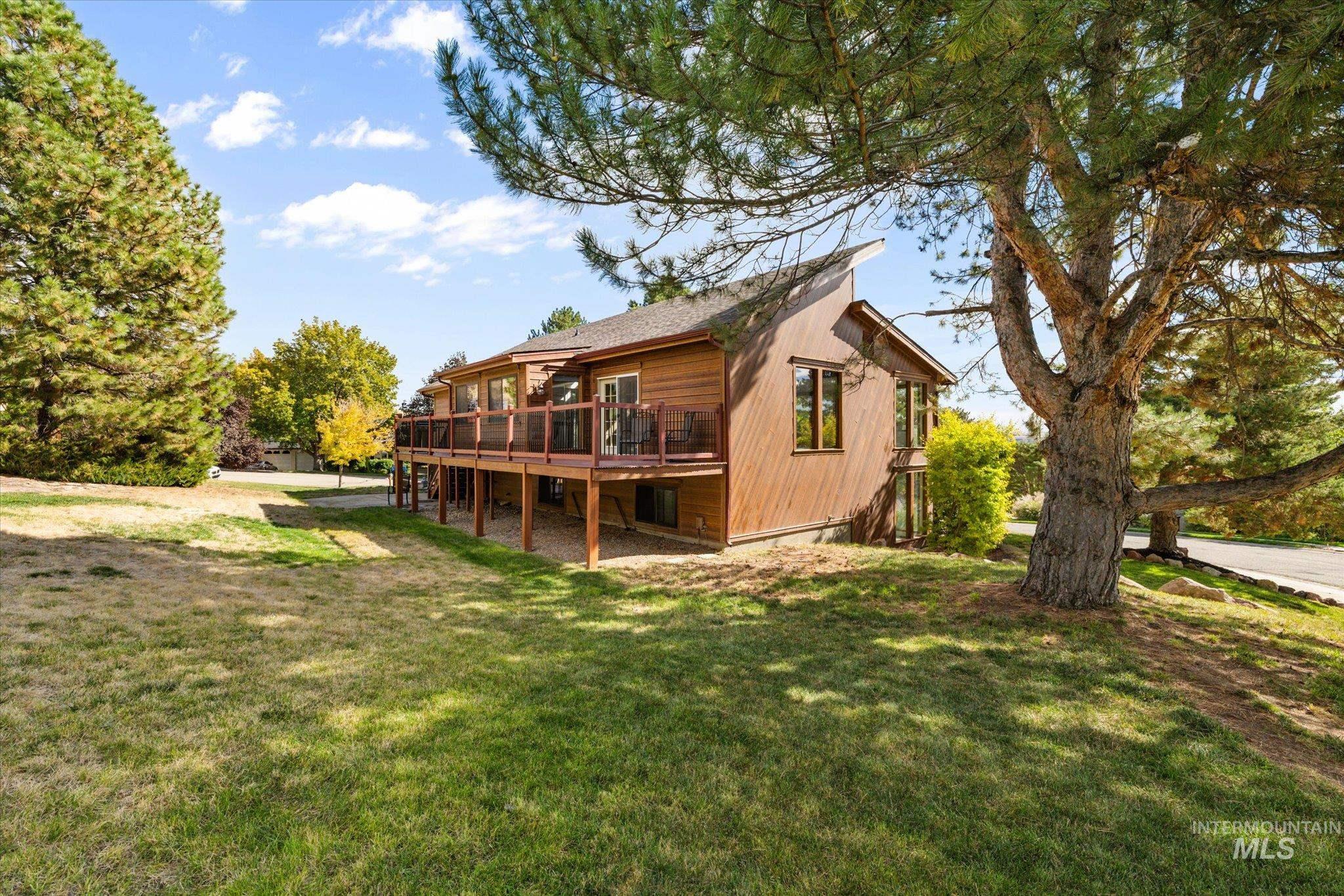 2199 S Ridge Point Way, Boise, Idaho 83712, 4 Bedrooms, 2.5 Bathrooms, Residential For Sale, Price $825,000,MLS 98968209