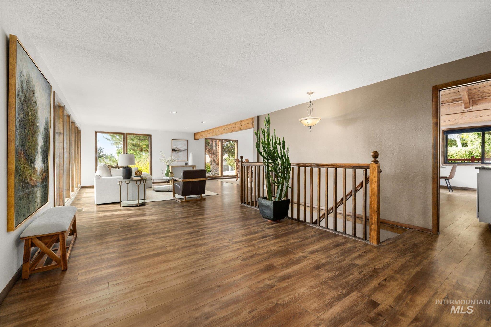 2199 S Ridge Point Way, Boise, Idaho 83712, 4 Bedrooms, 2.5 Bathrooms, Residential For Sale, Price $825,000,MLS 98968209