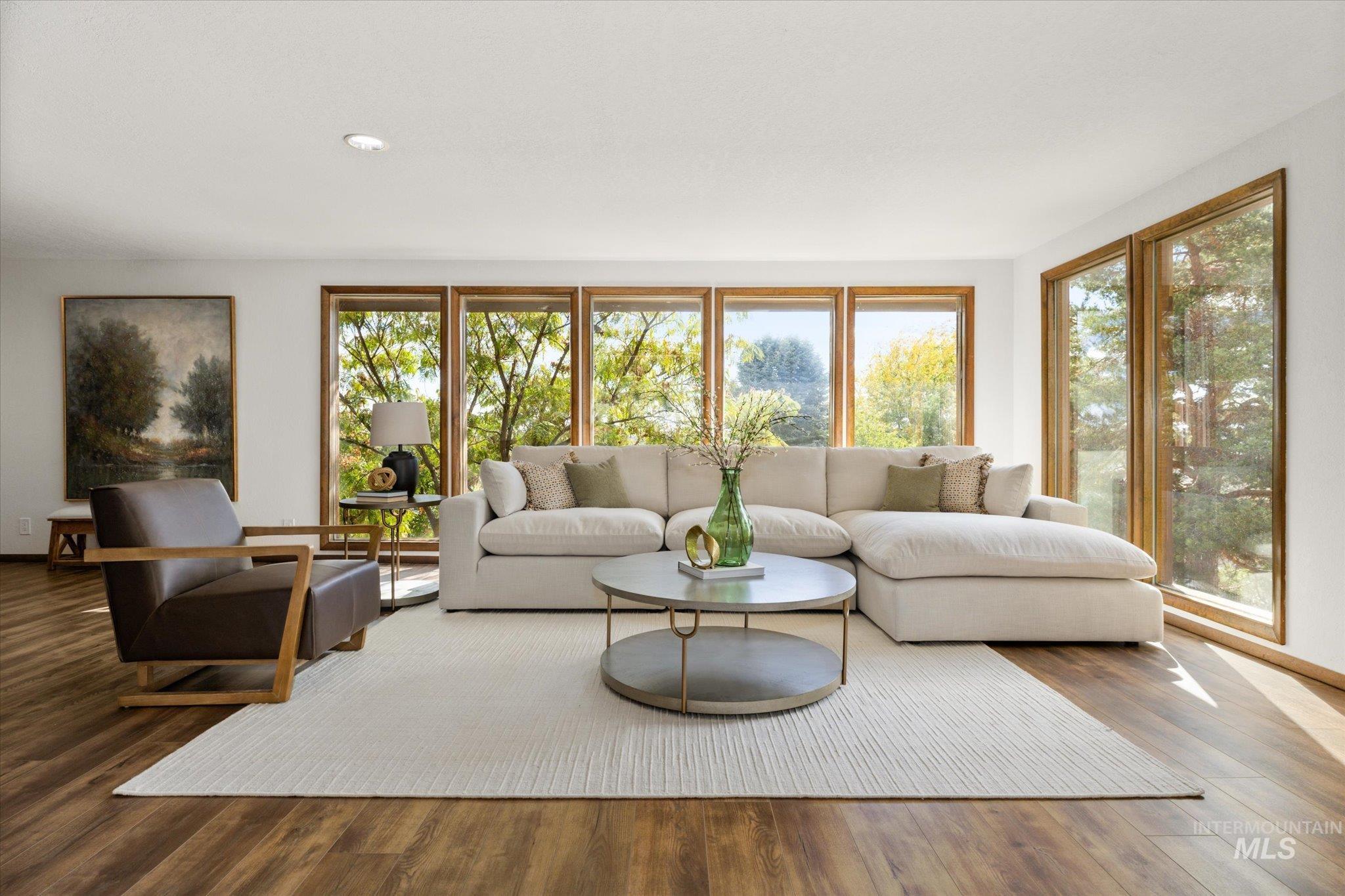 2199 S Ridge Point Way, Boise, Idaho 83712, 4 Bedrooms, 2.5 Bathrooms, Residential For Sale, Price $825,000,MLS 98968209