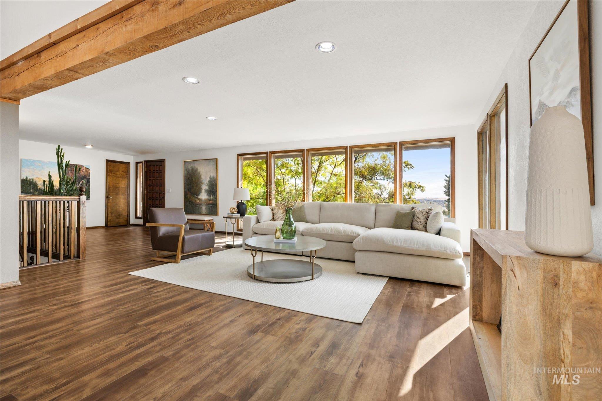 2199 S Ridge Point Way, Boise, Idaho 83712, 4 Bedrooms, 2.5 Bathrooms, Residential For Sale, Price $825,000,MLS 98968209