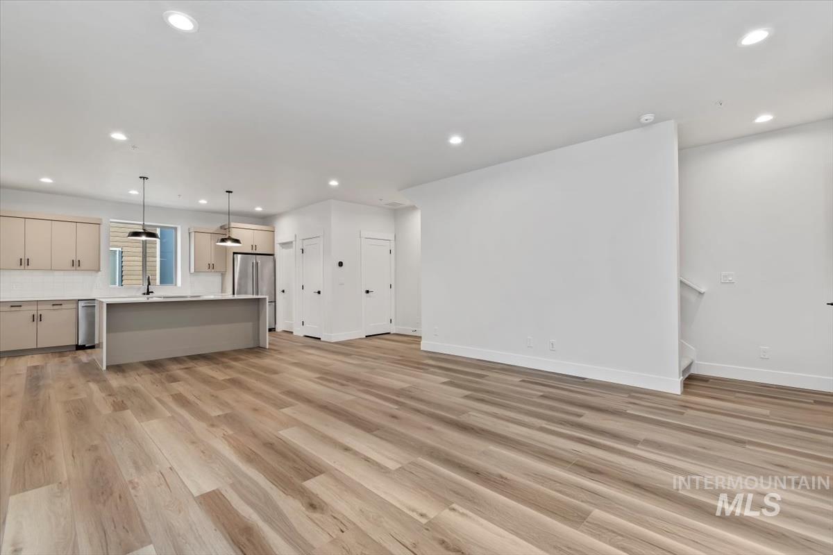 1735 S Rock View Ln, Boise, Idaho 83705, 3 Bedrooms, 3.5 Bathrooms, Residential For Sale, Price $496,880,MLS 98968211