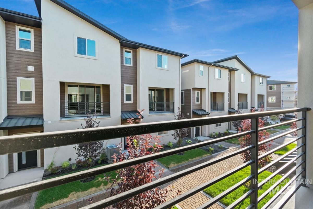 1735 S Rock View Ln, Boise, Idaho 83705, 3 Bedrooms, 3.5 Bathrooms, Residential For Sale, Price $496,880,MLS 98968211