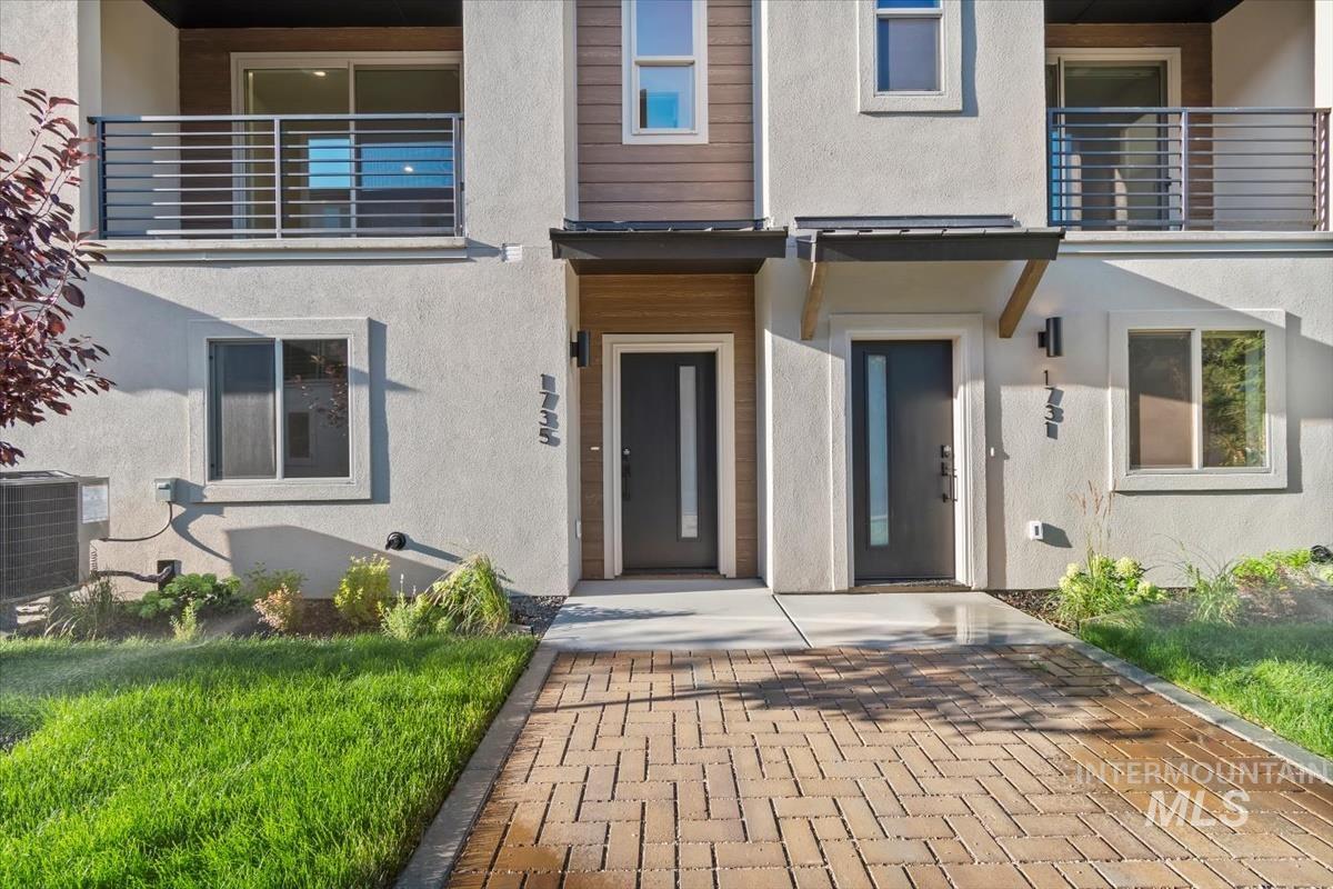 1735 S Rock View Ln, Boise, Idaho 83705, 3 Bedrooms, 3.5 Bathrooms, Residential For Sale, Price $496,880,MLS 98968211