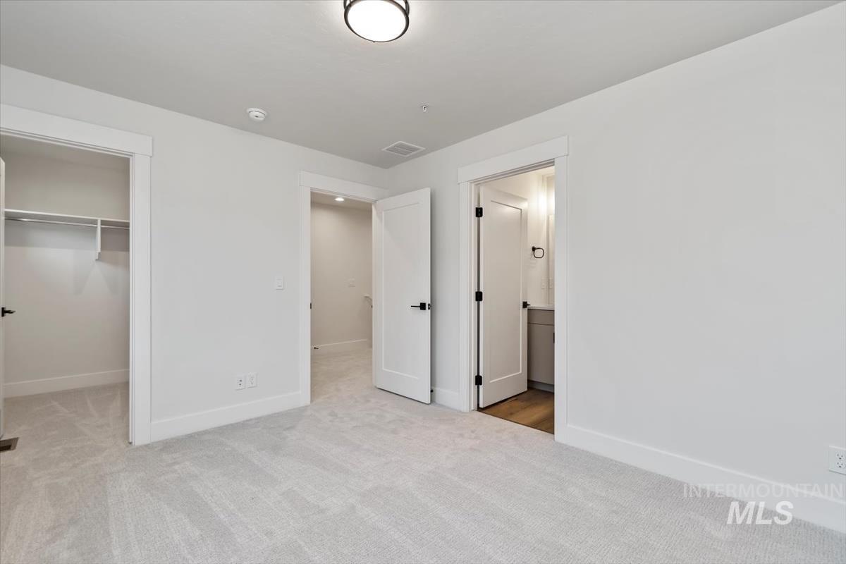 1735 S Rock View Ln, Boise, Idaho 83705, 3 Bedrooms, 3.5 Bathrooms, Residential For Sale, Price $496,880,MLS 98968211