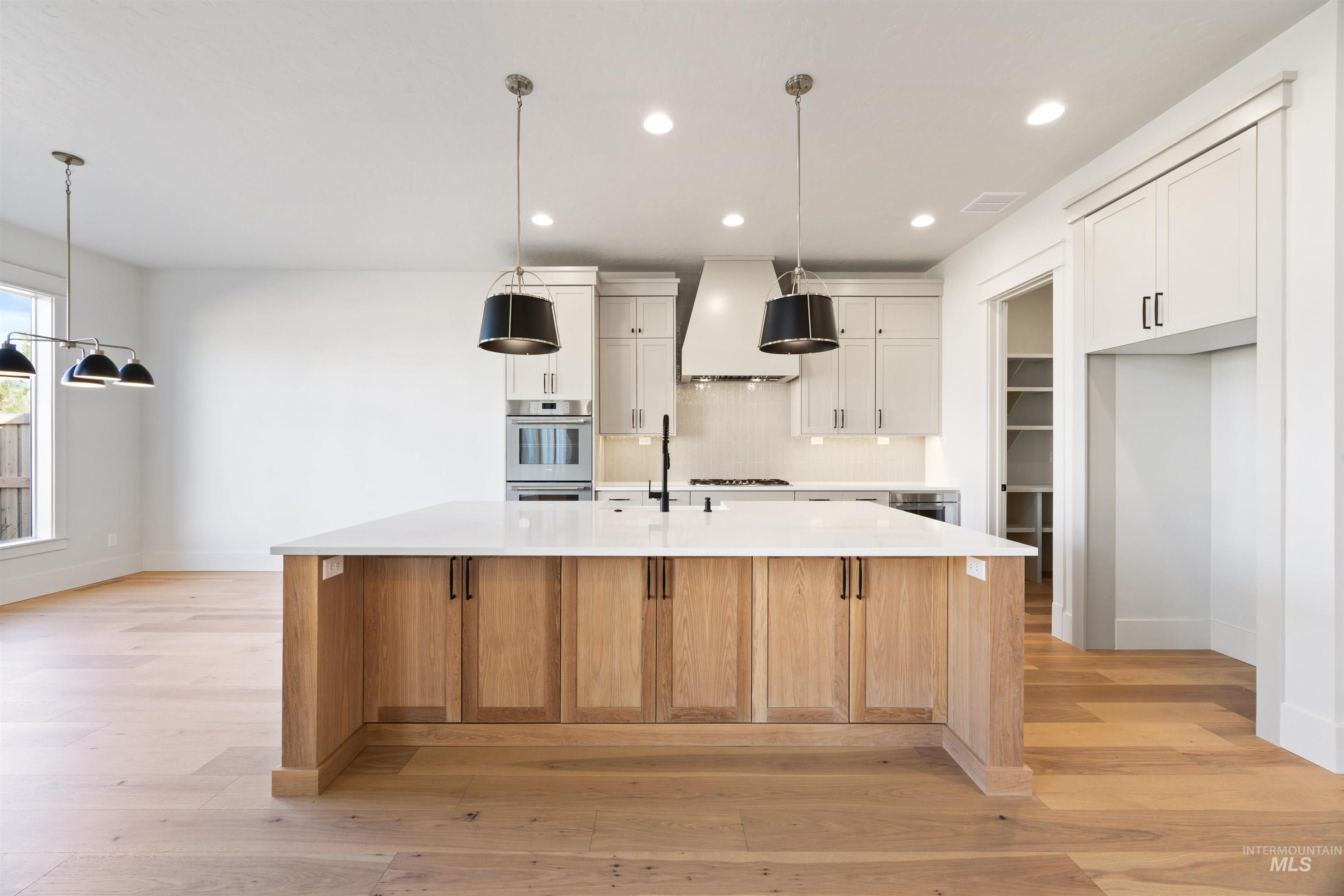 1090 E Crescendo St, Meridian, Idaho 83642, 4 Bedrooms, 3.5 Bathrooms, Residential For Sale, Price $924,777,MLS 98968213