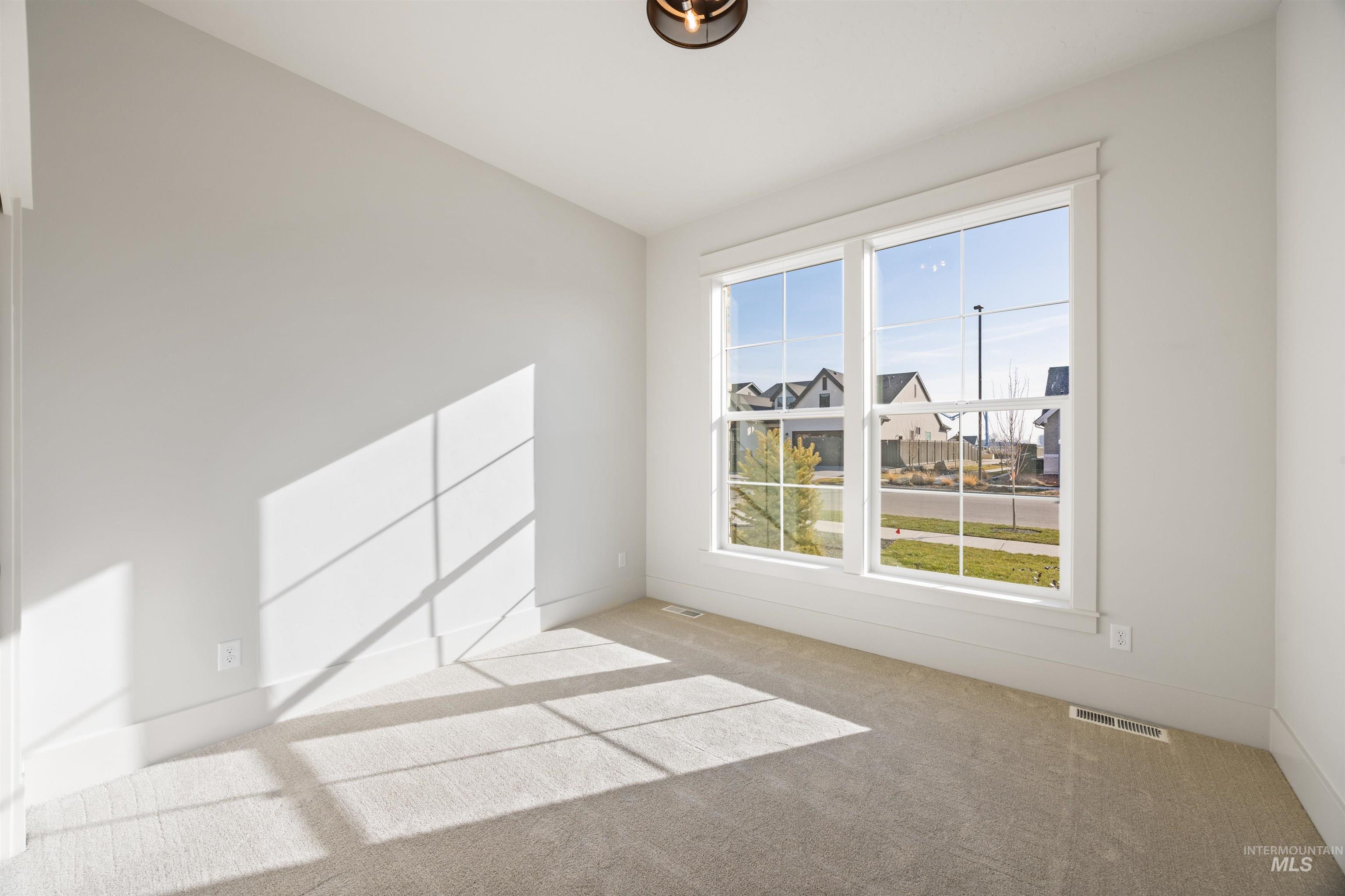 1090 E Crescendo St, Meridian, Idaho 83642, 4 Bedrooms, 3.5 Bathrooms, Residential For Sale, Price $924,777,MLS 98968213