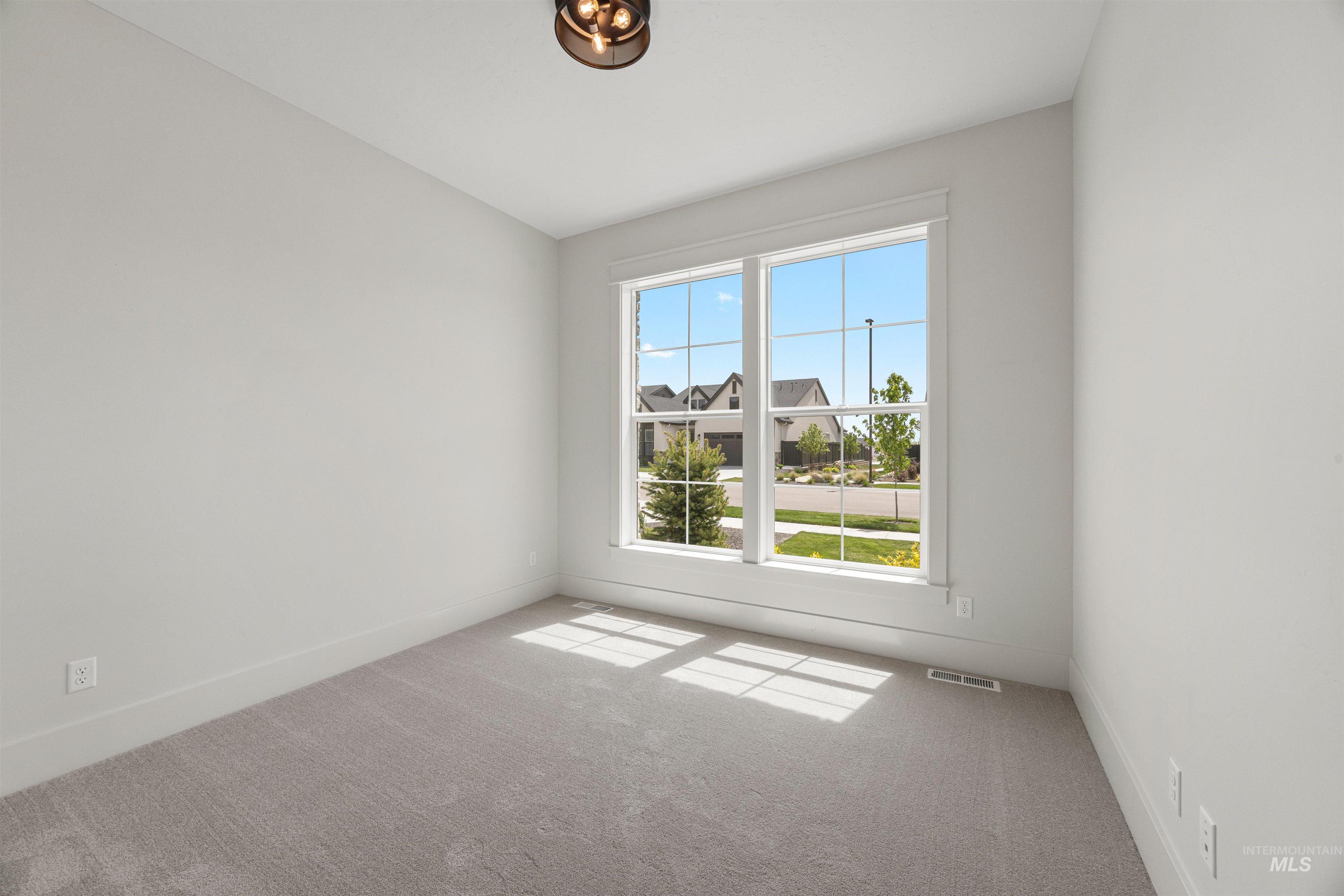 1090 E Crescendo St, Meridian, Idaho 83642, 4 Bedrooms, 3.5 Bathrooms, Residential For Sale, Price $924,777,MLS 98968213