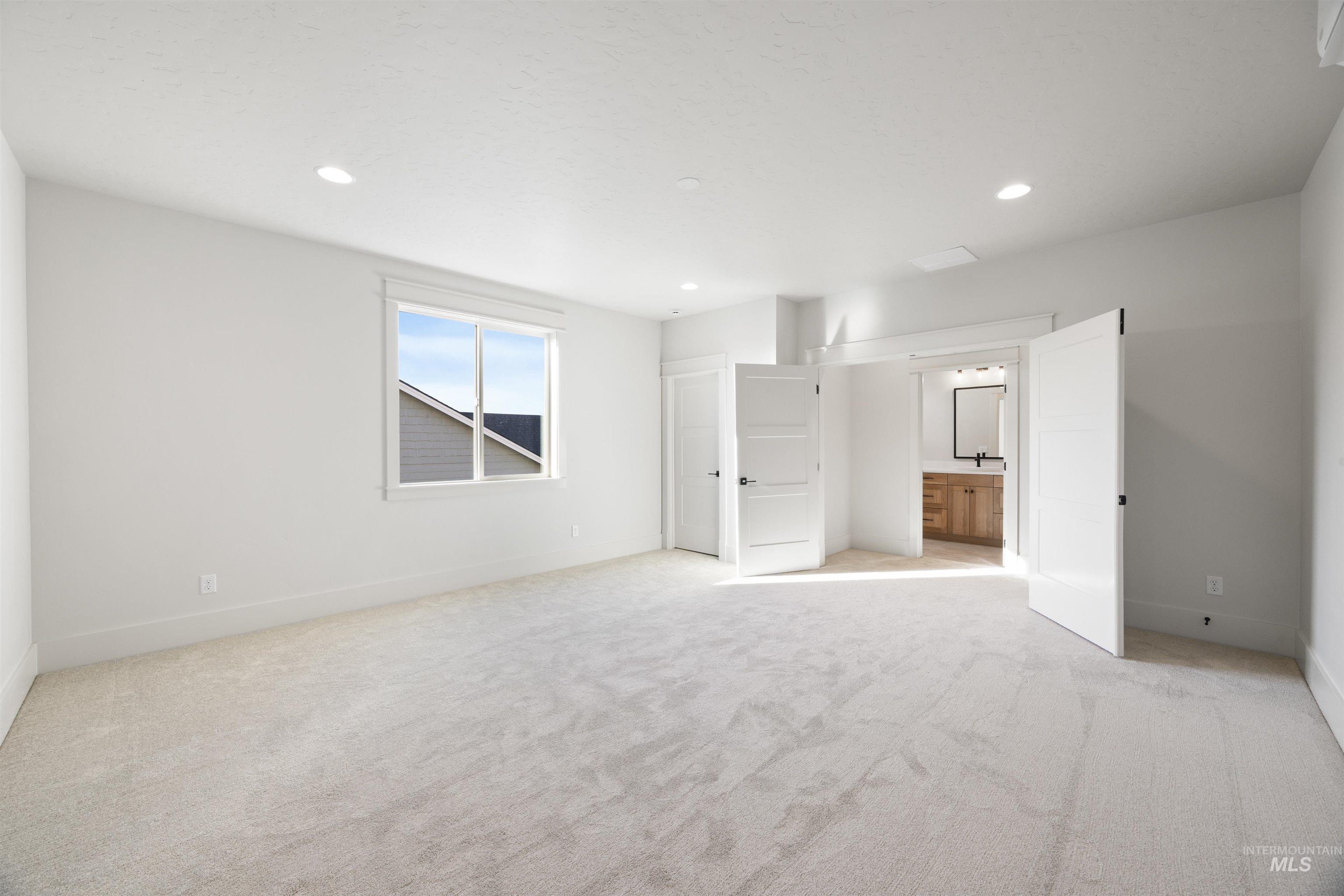 1090 E Crescendo St, Meridian, Idaho 83642, 4 Bedrooms, 3.5 Bathrooms, Residential For Sale, Price $924,777,MLS 98968213