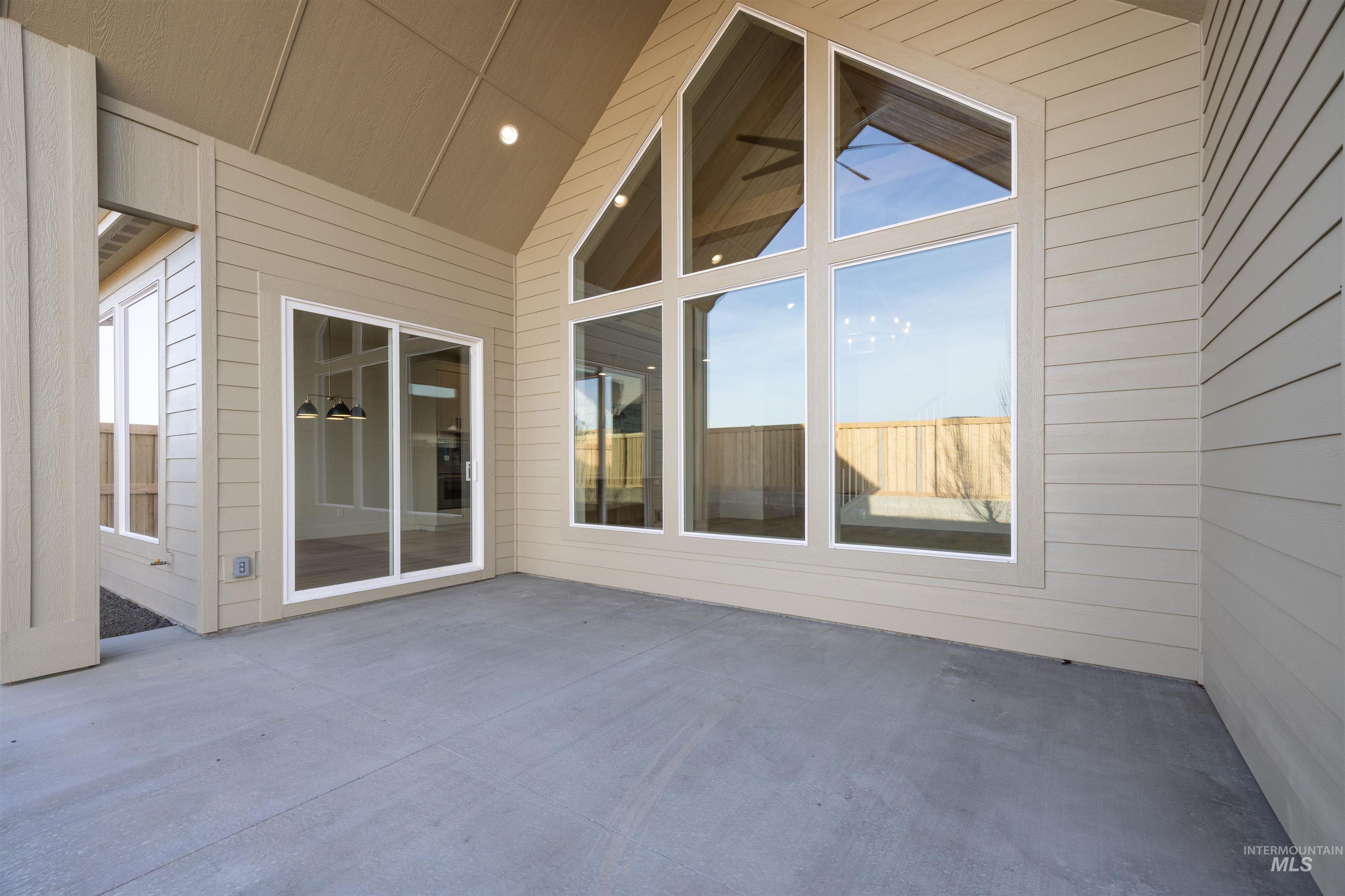 1090 E Crescendo St, Meridian, Idaho 83642, 4 Bedrooms, 3.5 Bathrooms, Residential For Sale, Price $924,777,MLS 98968213