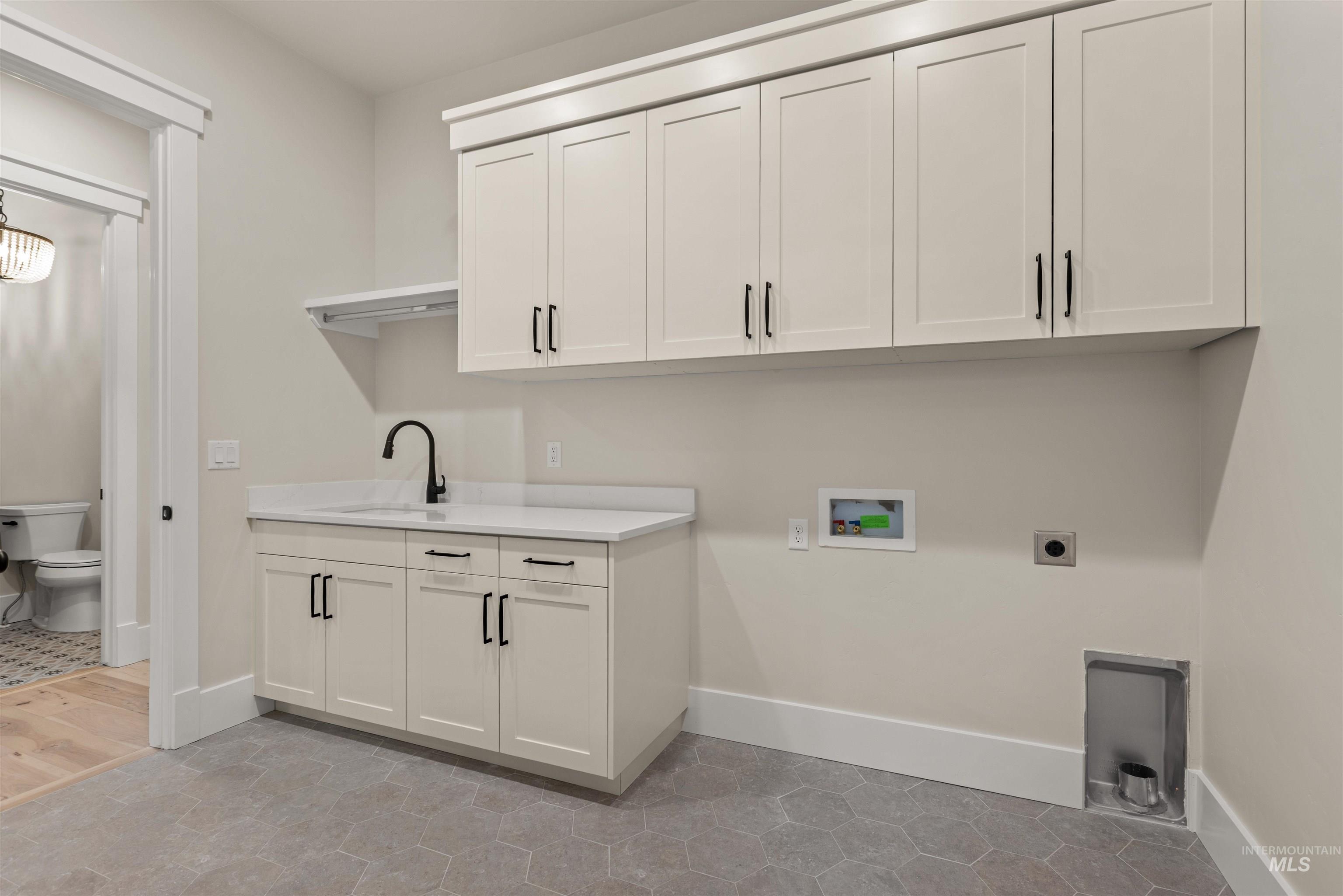 6755 S Messner Way, Meridian, Idaho 83642, 3 Bedrooms, 2.5 Bathrooms, Residential For Sale, Price $814,777,MLS 98968217