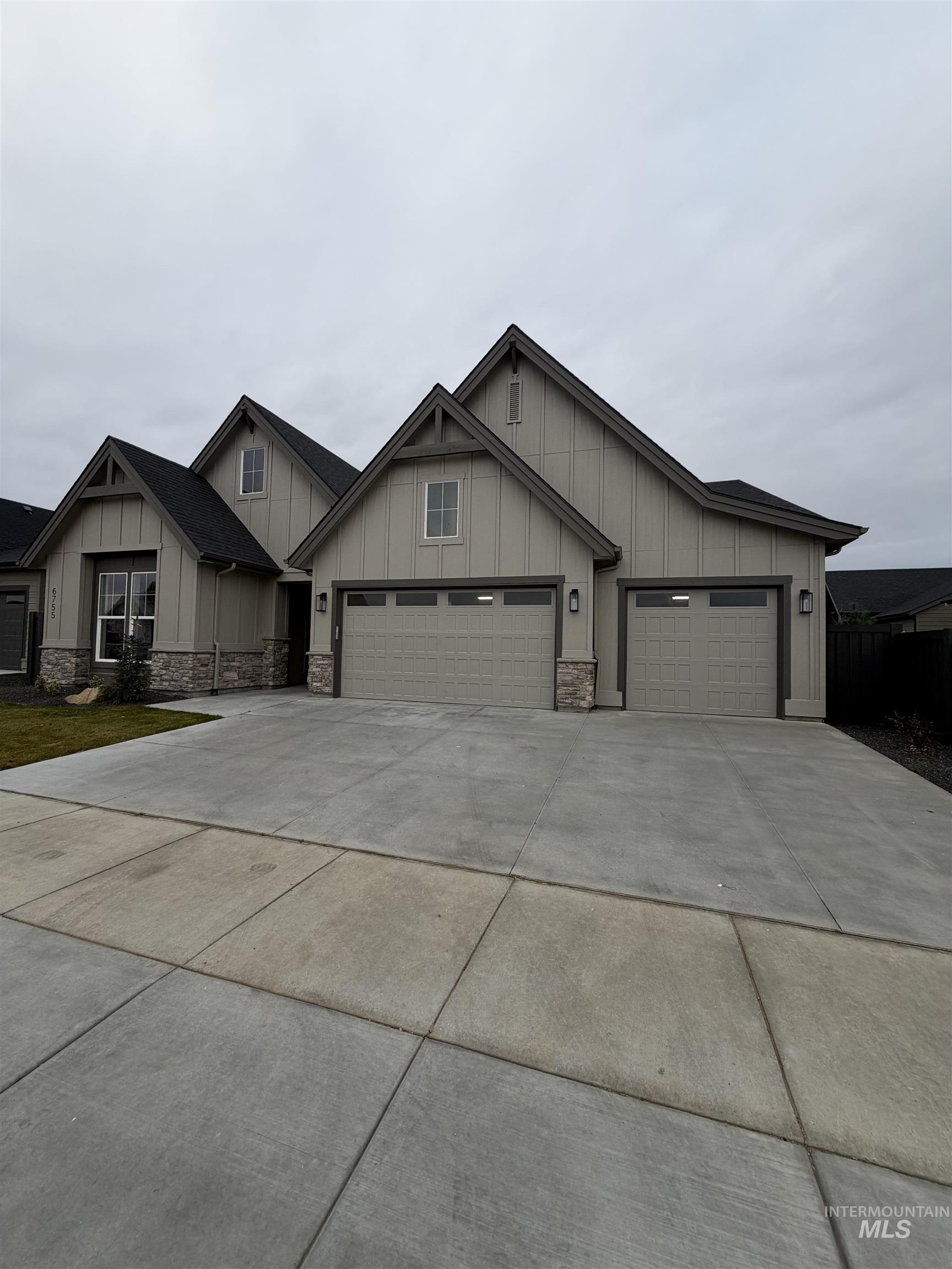 6755 S Messner Way, Meridian, Idaho 83642, 3 Bedrooms, 2.5 Bathrooms, Residential For Sale, Price $814,777,MLS 98968217