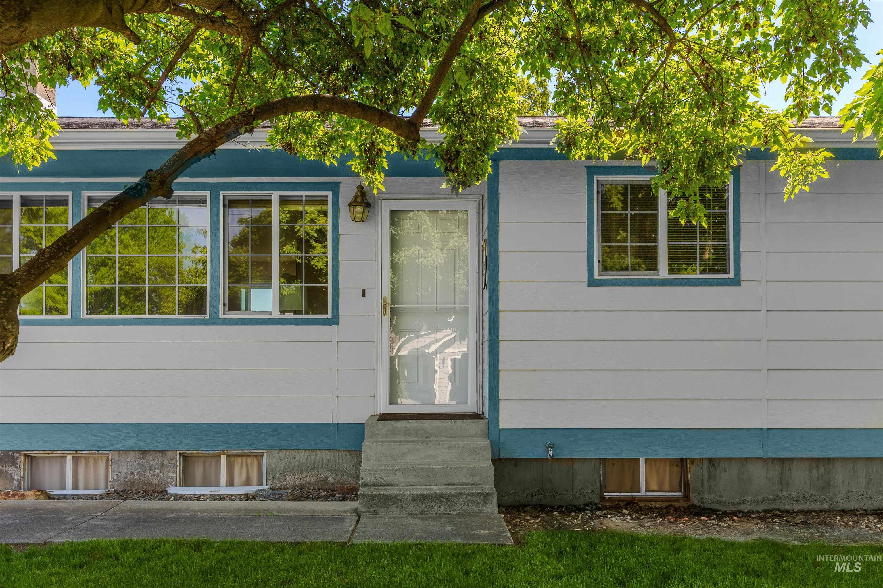 3815 14th Street, Lewiston, Idaho 83501, 5 Bedrooms, 2 Bathrooms, Residential For Sale, Price $430,000,MLS 98968218