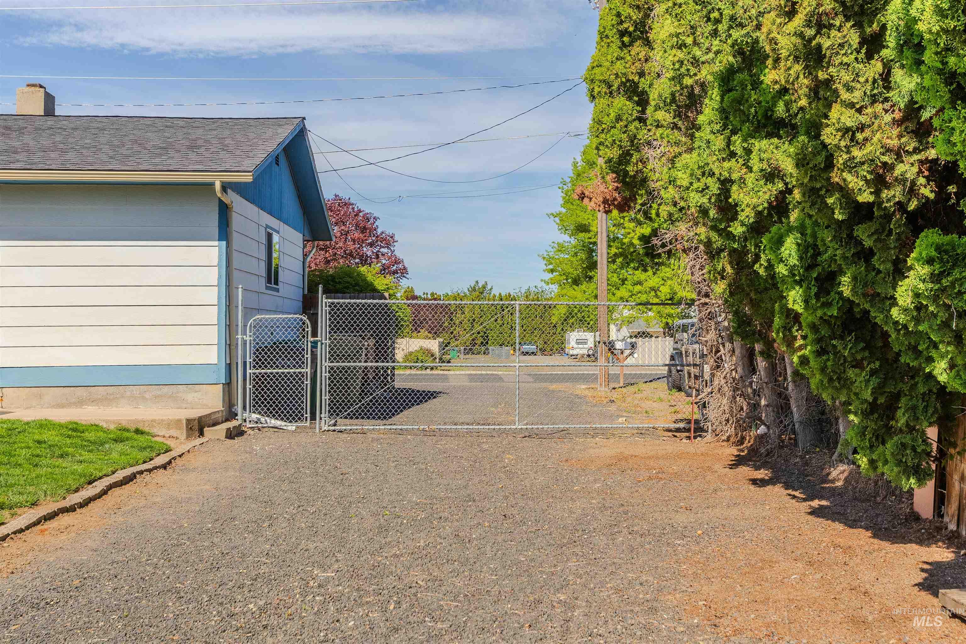 3815 14th Street, Lewiston, Idaho 83501, 5 Bedrooms, 2 Bathrooms, Residential For Sale, Price $430,000,MLS 98968218