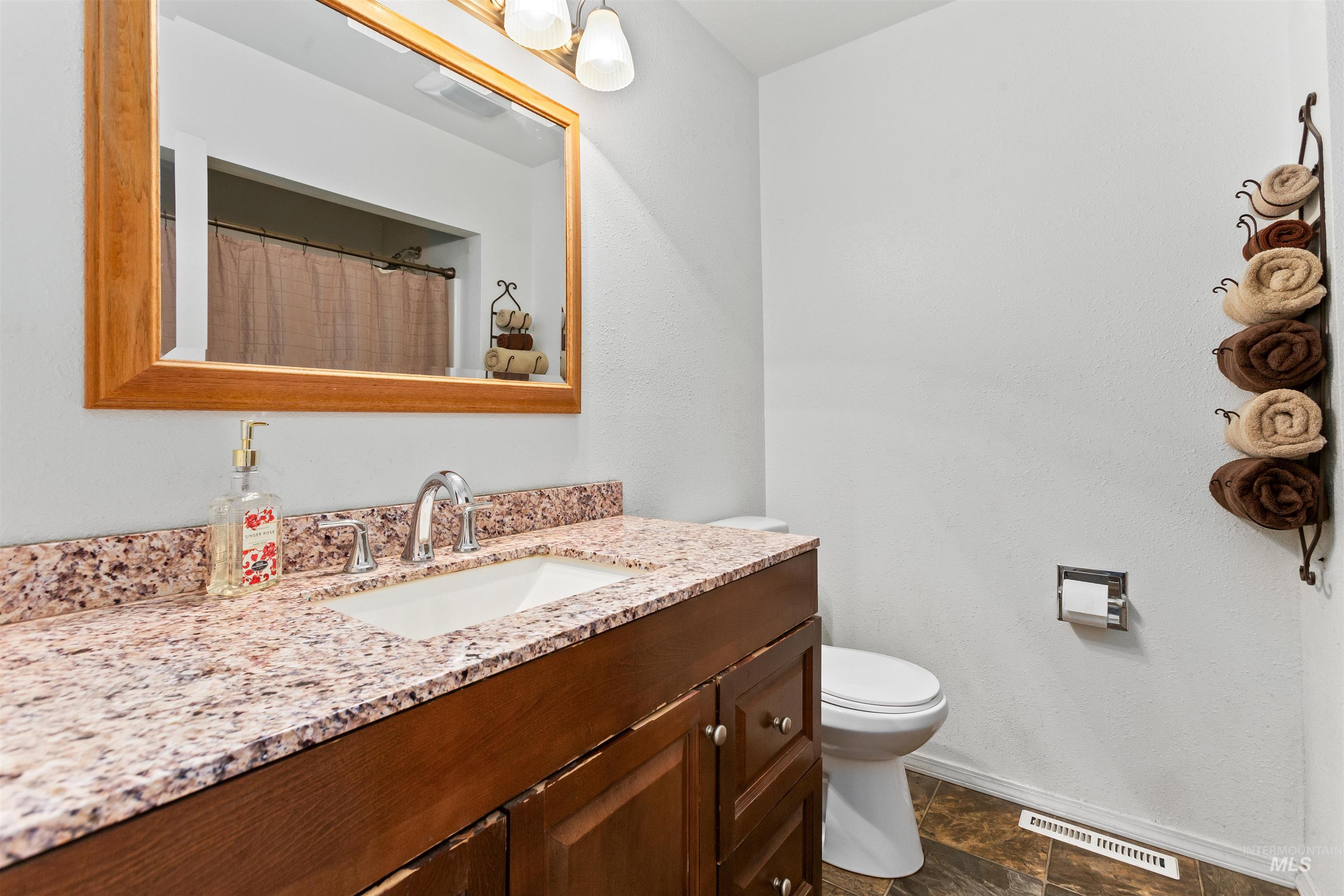 3815 14th Street, Lewiston, Idaho 83501, 5 Bedrooms, 2 Bathrooms, Residential For Sale, Price $430,000,MLS 98968218