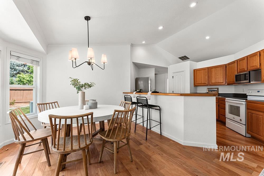 1545 N Ellington Way, Eagle, Idaho 83616, 3 Bedrooms, 2 Bathrooms, Residential For Sale, Price $535,000,MLS 98968232