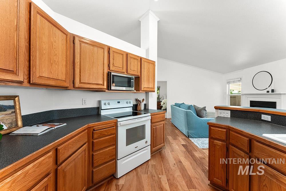 1545 N Ellington Way, Eagle, Idaho 83616, 3 Bedrooms, 2 Bathrooms, Residential For Sale, Price $535,000,MLS 98968232