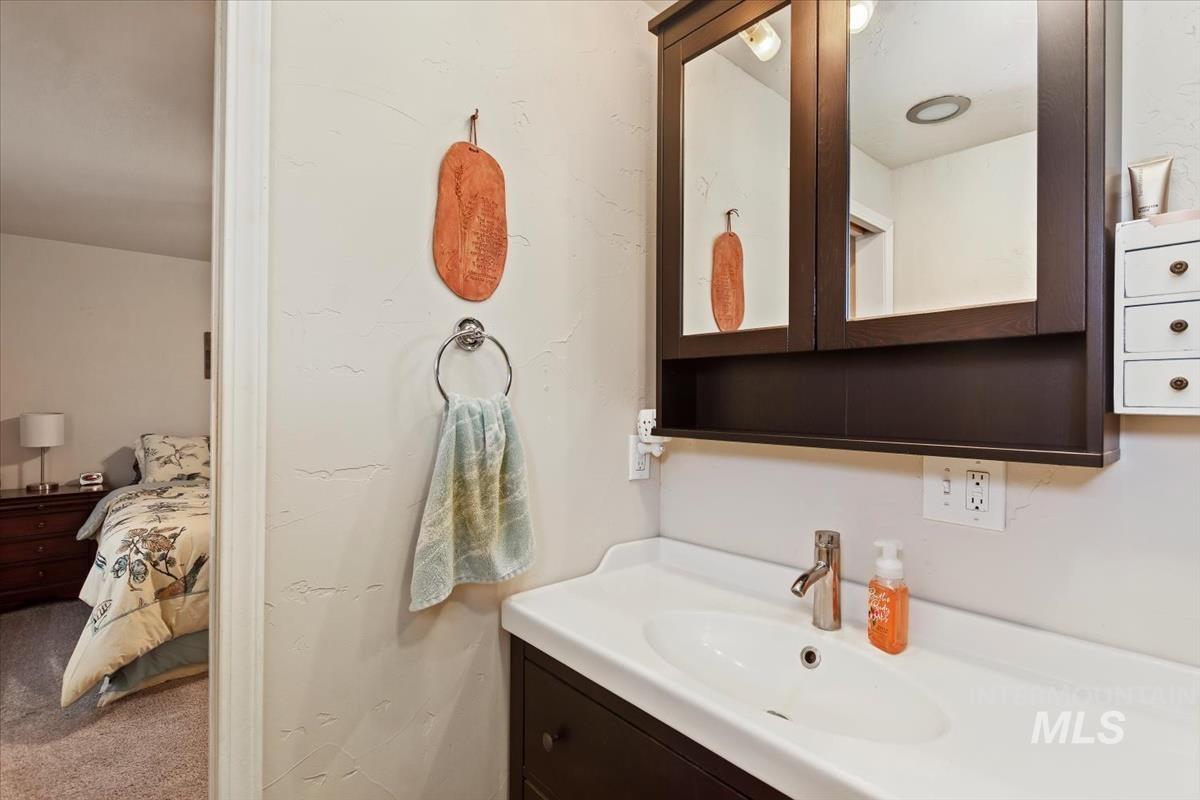 13712 Jarett Street, Caldwell, Idaho 83607, 3 Bedrooms, 2.5 Bathrooms, Residential Income For Sale, Price $524,900,MLS 98968234