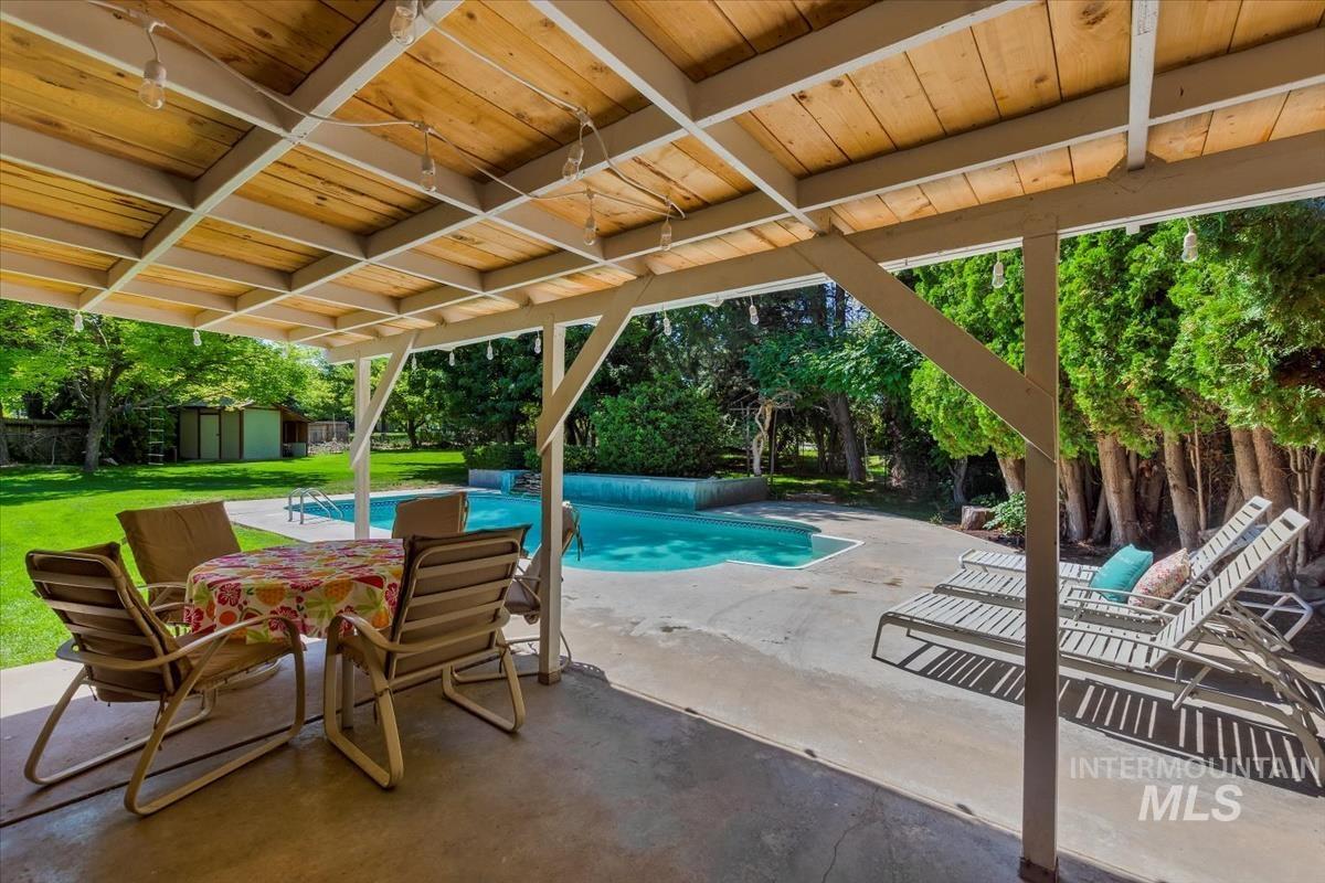 13712 Jarett Street, Caldwell, Idaho 83607, 3 Bedrooms, 2.5 Bathrooms, Residential Income For Sale, Price $524,900,MLS 98968234