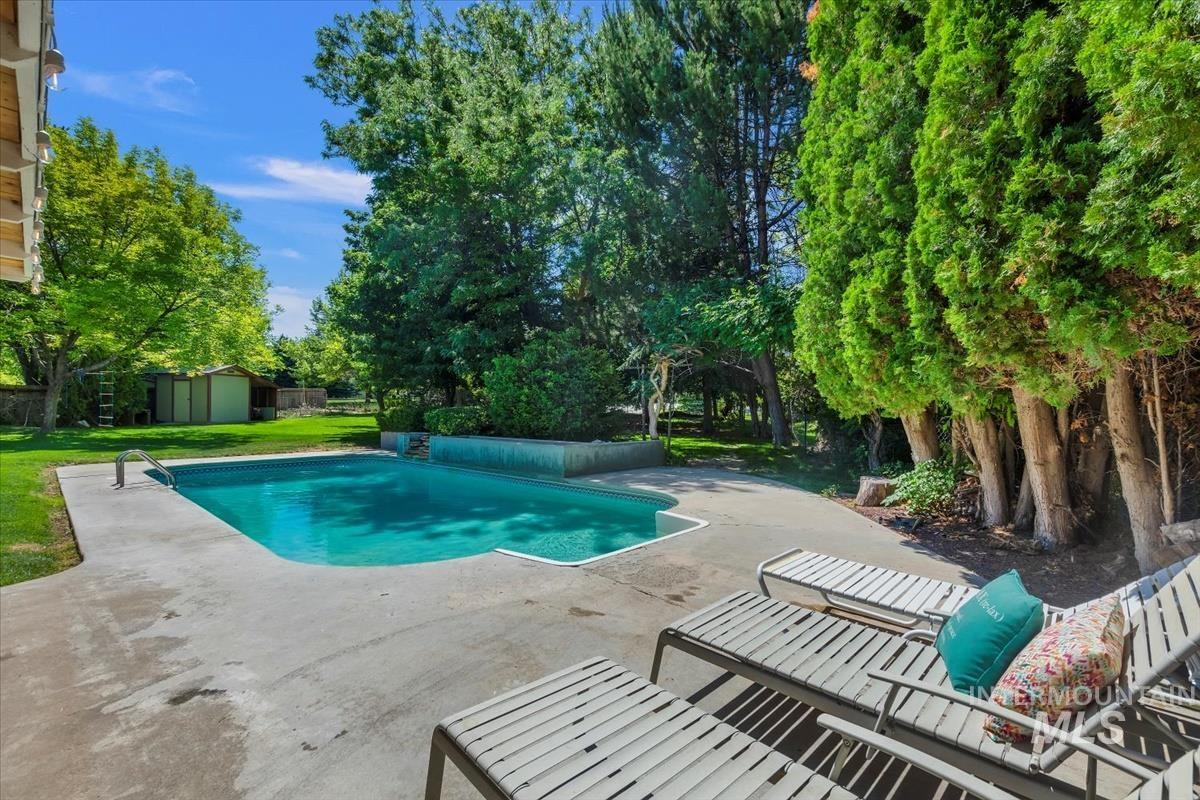 13712 Jarett Street, Caldwell, Idaho 83607, 3 Bedrooms, 2.5 Bathrooms, Residential Income For Sale, Price $524,900,MLS 98968234