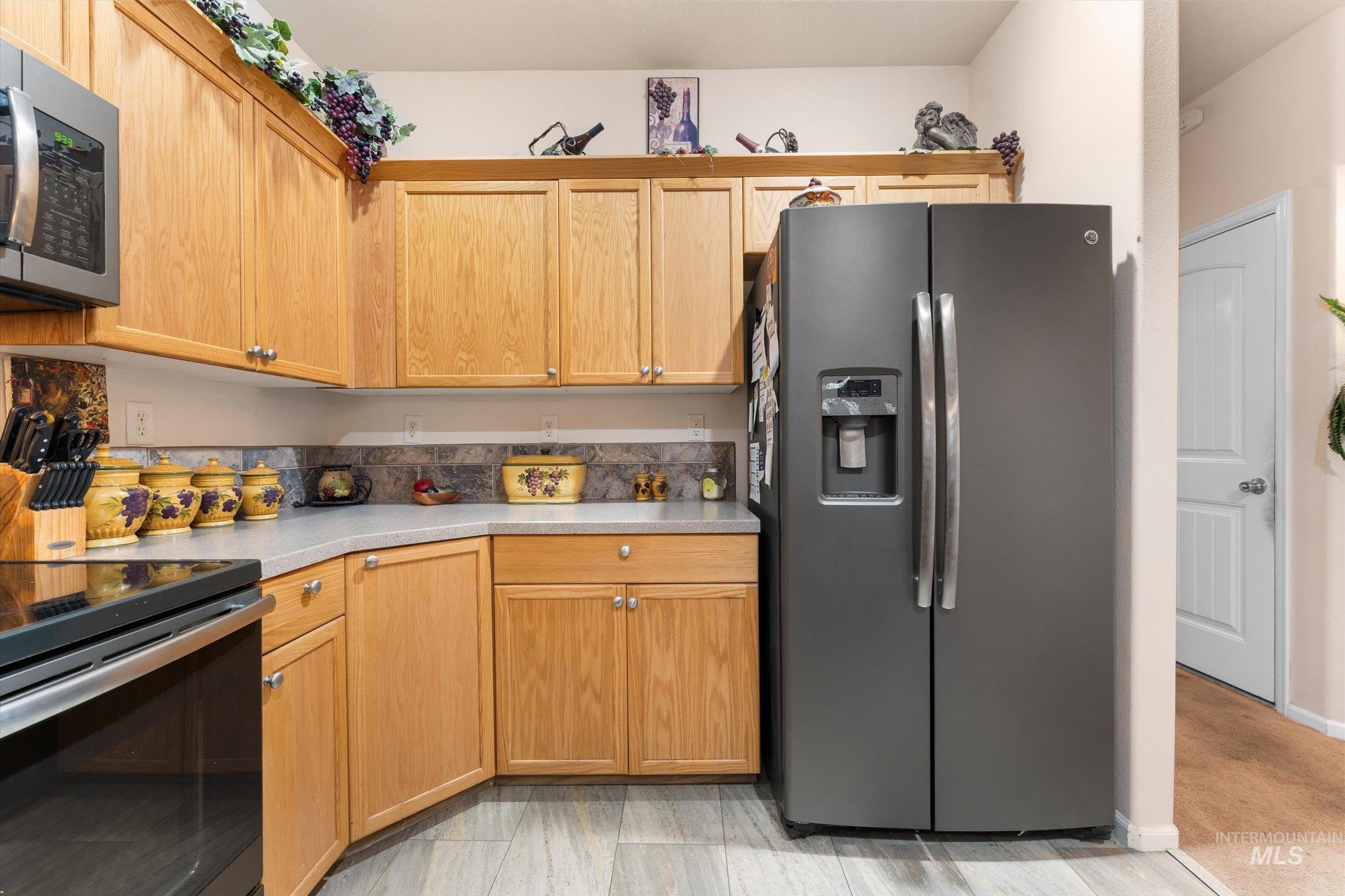 6415 S Zither Pl, Boise, Idaho 83709, 3 Bedrooms, 2 Bathrooms, Residential For Sale, Price $399,990,MLS 98968244