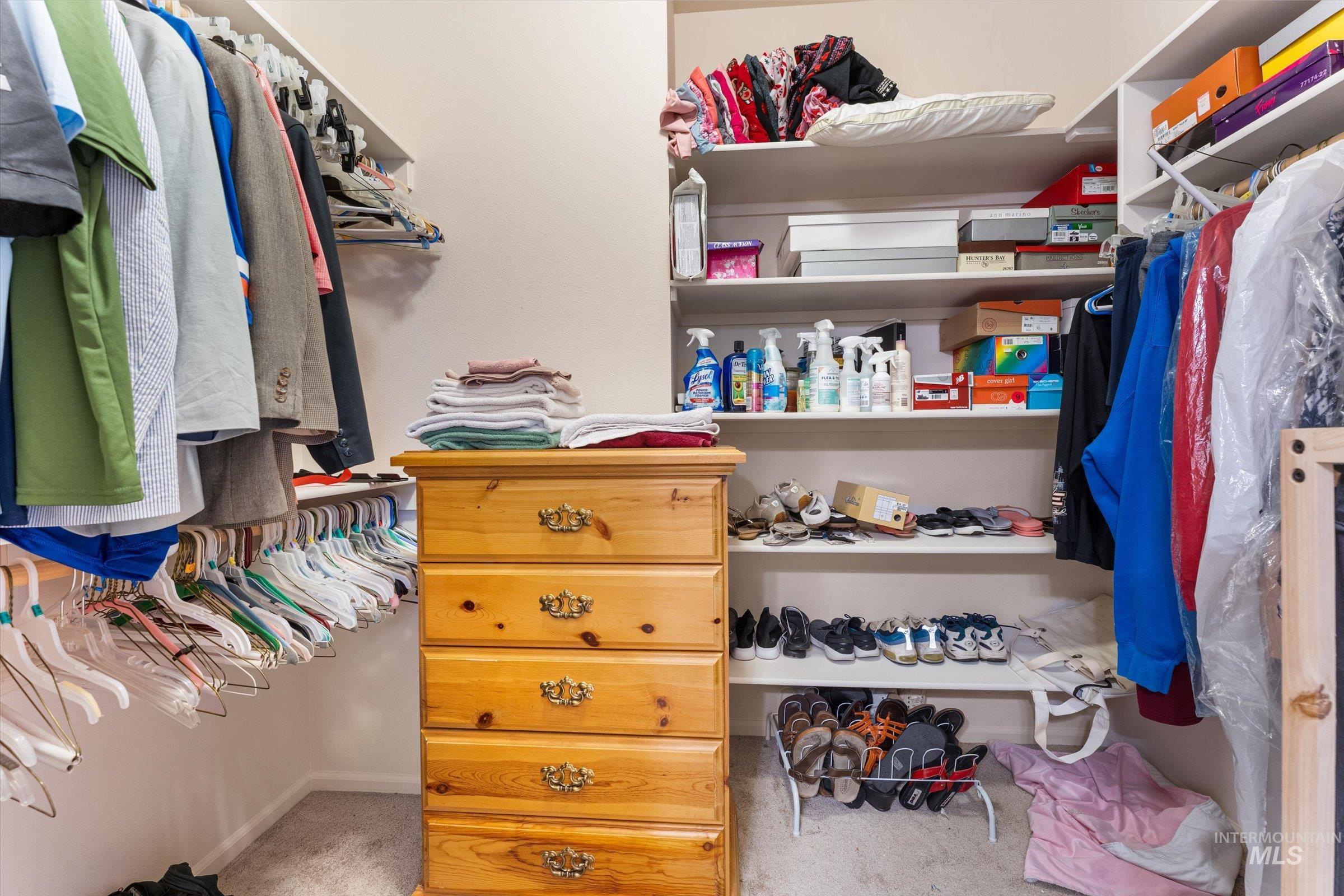 6415 S Zither Pl, Boise, Idaho 83709, 3 Bedrooms, 2 Bathrooms, Residential For Sale, Price $399,990,MLS 98968244