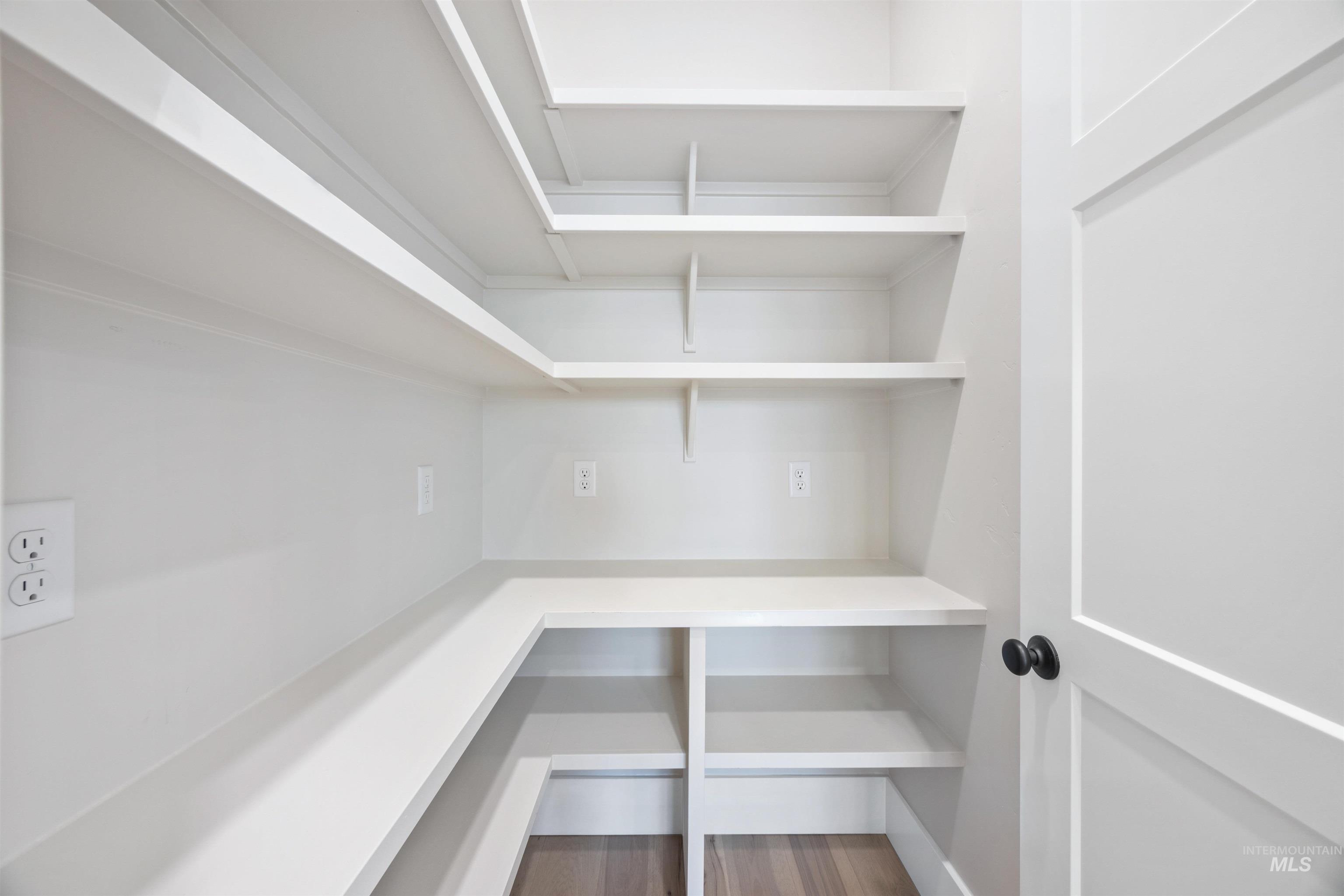 2599 E Cavern Dr, Meridian, Idaho 83642, 4 Bedrooms, 3.5 Bathrooms, Residential For Sale, Price $949,777,MLS 98968256