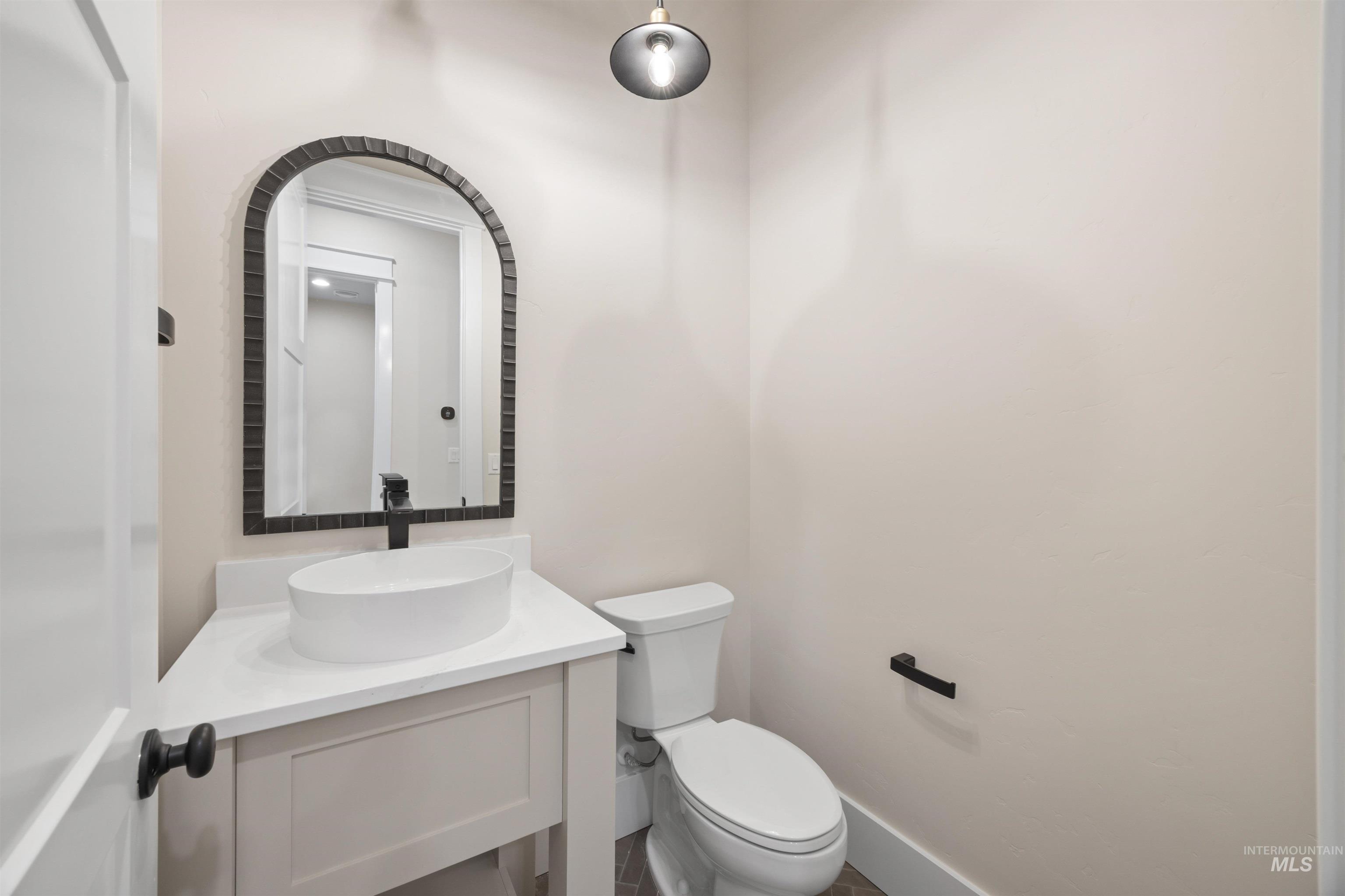 2599 E Cavern Dr, Meridian, Idaho 83642, 4 Bedrooms, 3.5 Bathrooms, Residential For Sale, Price $949,777,MLS 98968256