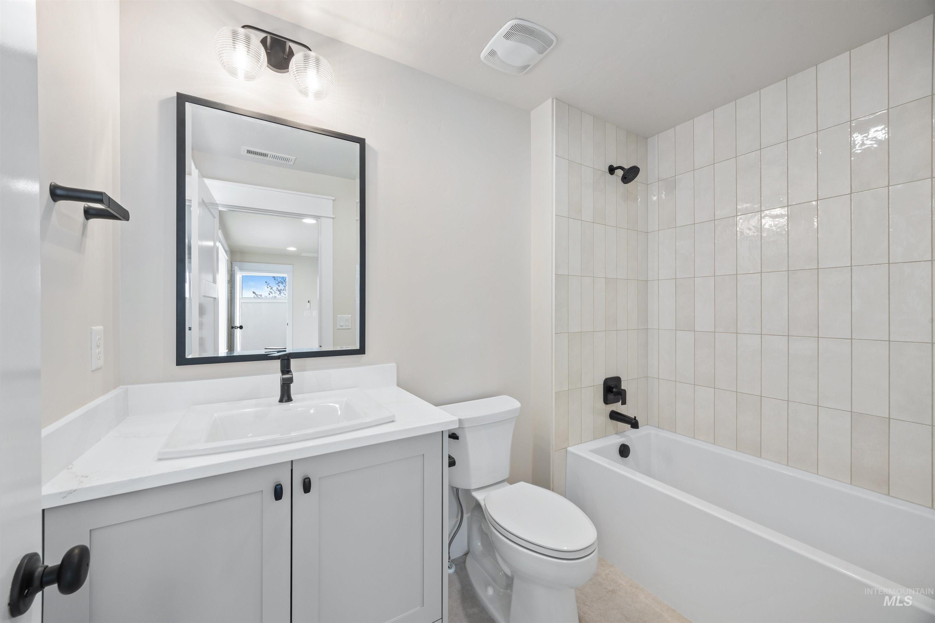 2599 E Cavern Dr, Meridian, Idaho 83642, 4 Bedrooms, 3.5 Bathrooms, Residential For Sale, Price $949,777, 98968256